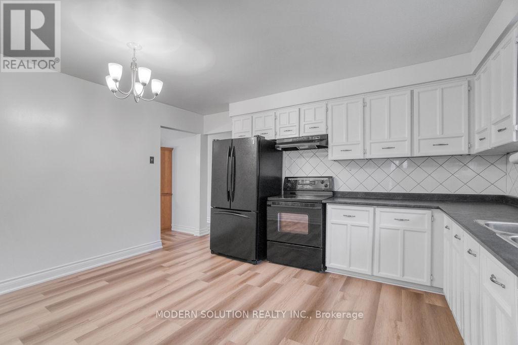 Photo 8 of 36 Hillcrest Avenue, Brantford ON