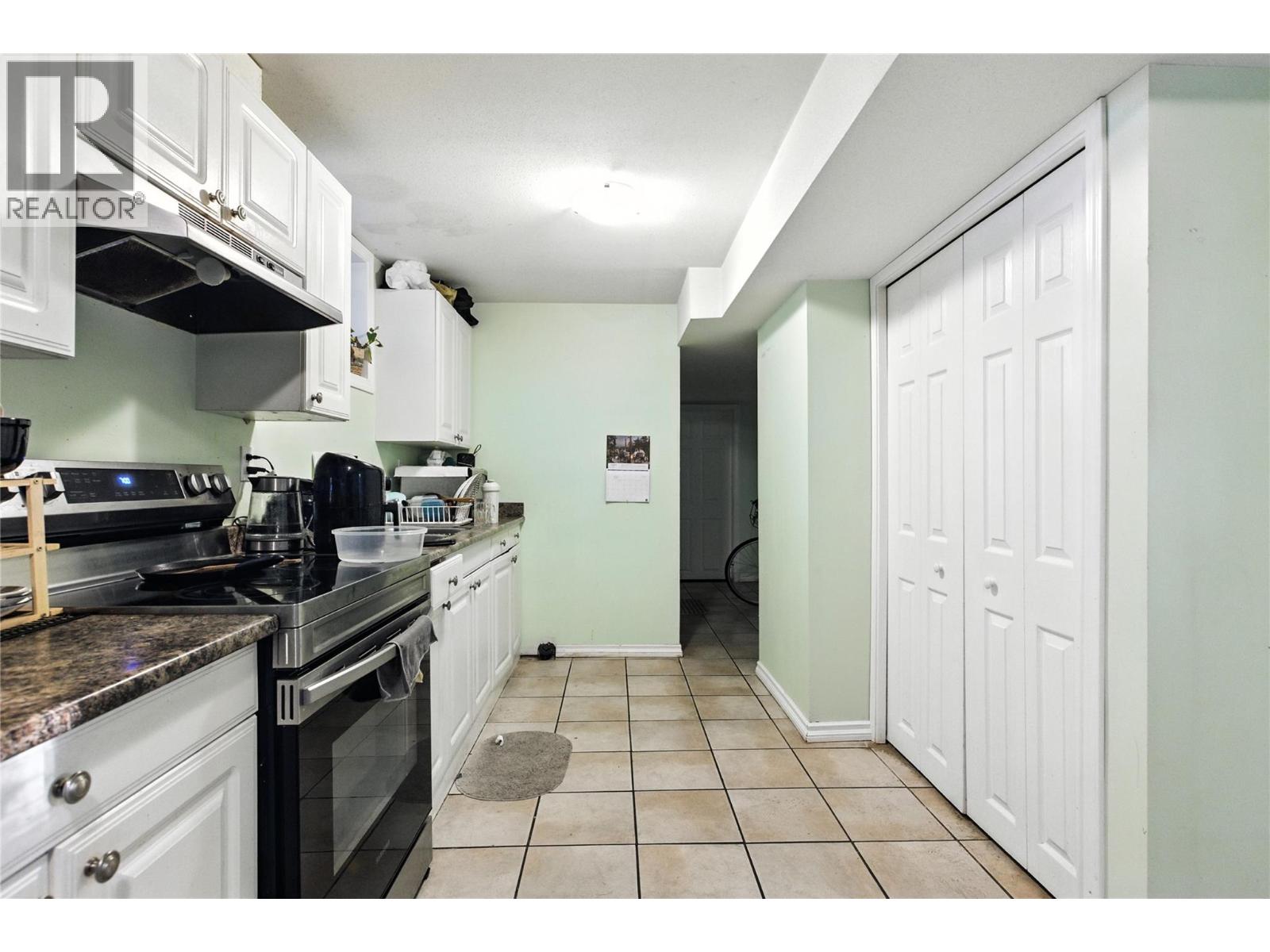 Photo 11 of 740 10th Street, Kamloops BC