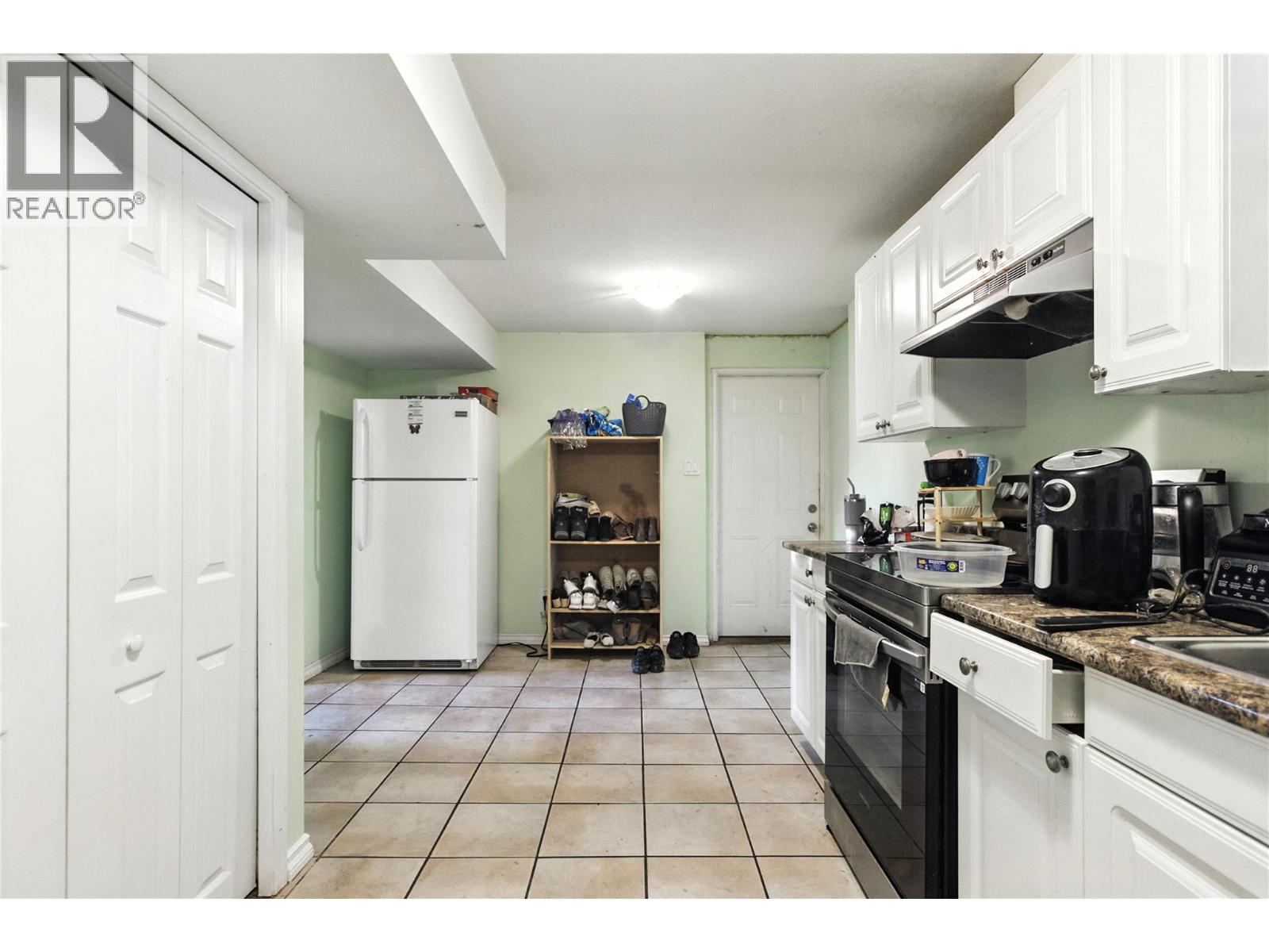 Photo 13 of 740 10th Street, Kamloops BC
