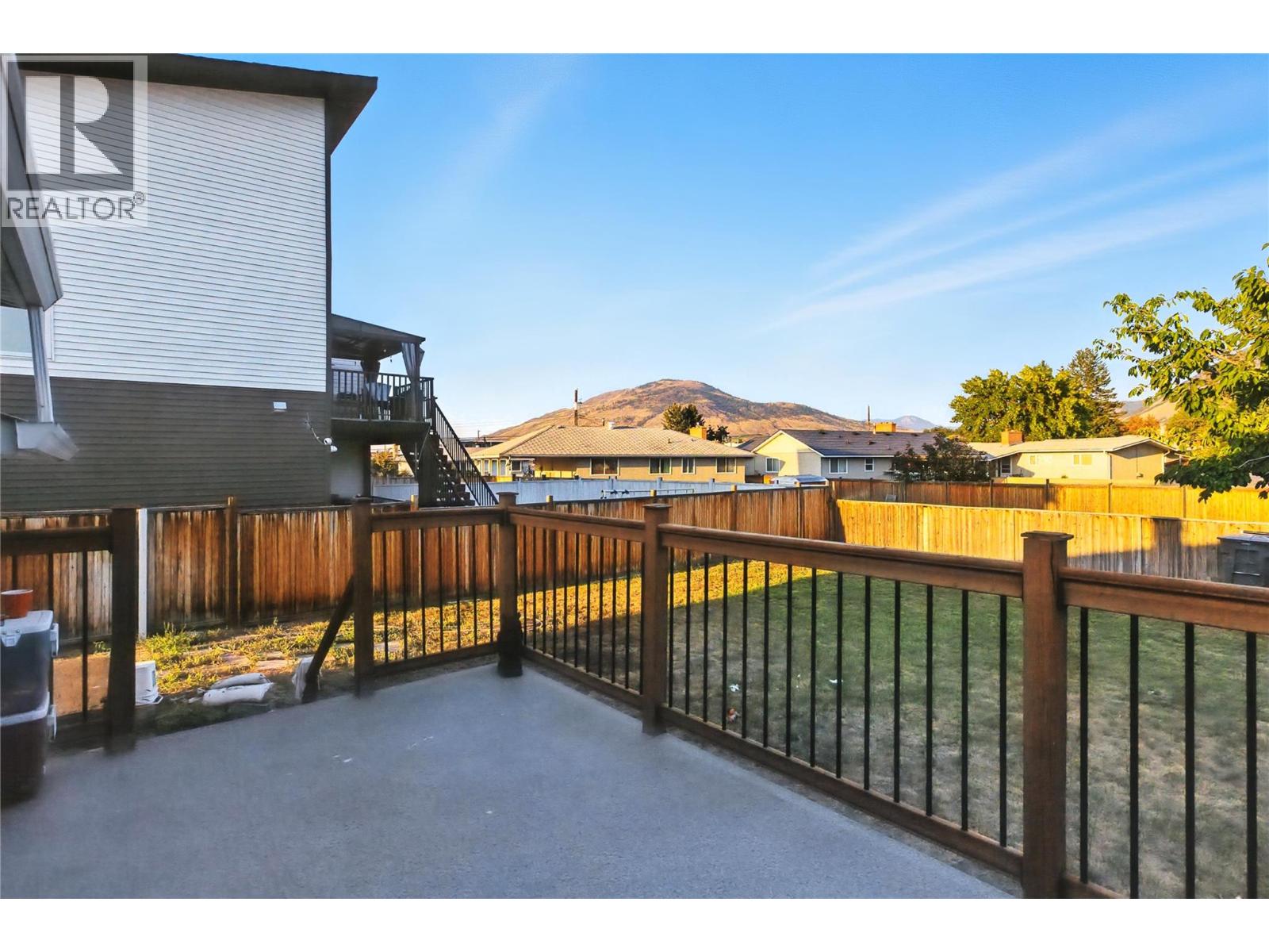 Photo 5 of 740 10th Street, Kamloops BC