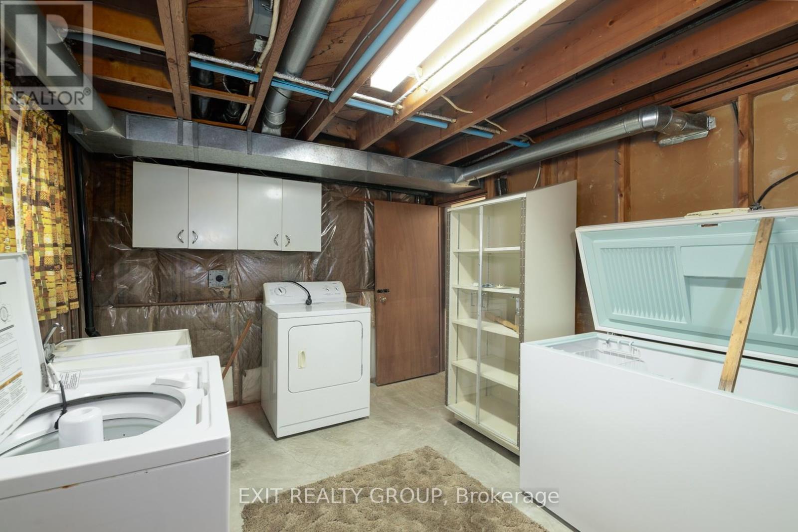 Photo 14 of 28 Ghent Drive, Quinte West ON