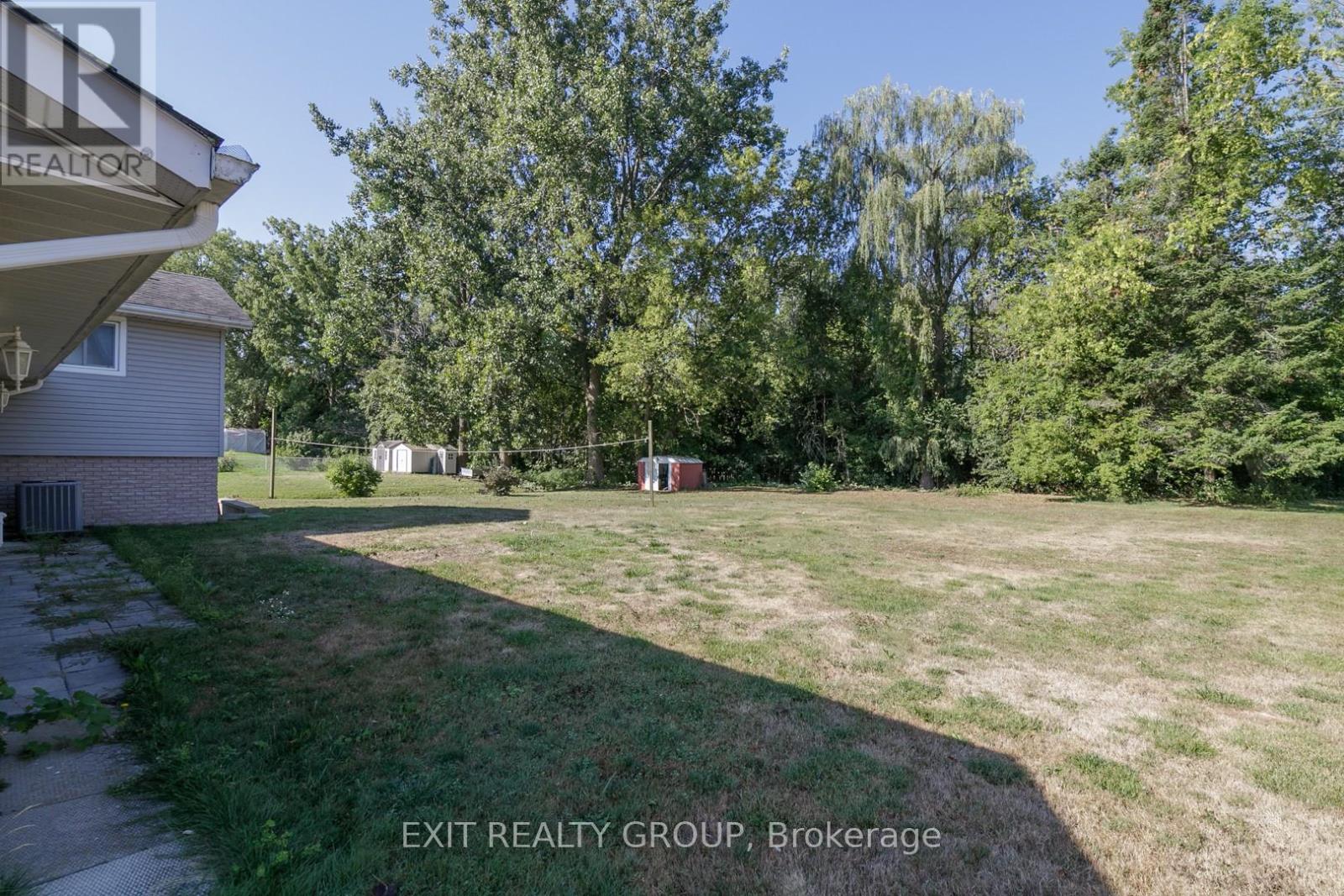 Photo 16 of 28 Ghent Drive, Quinte West ON