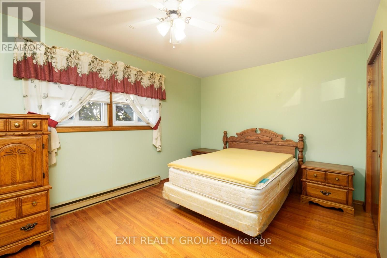 Photo 7 of 28 Ghent Drive, Quinte West ON