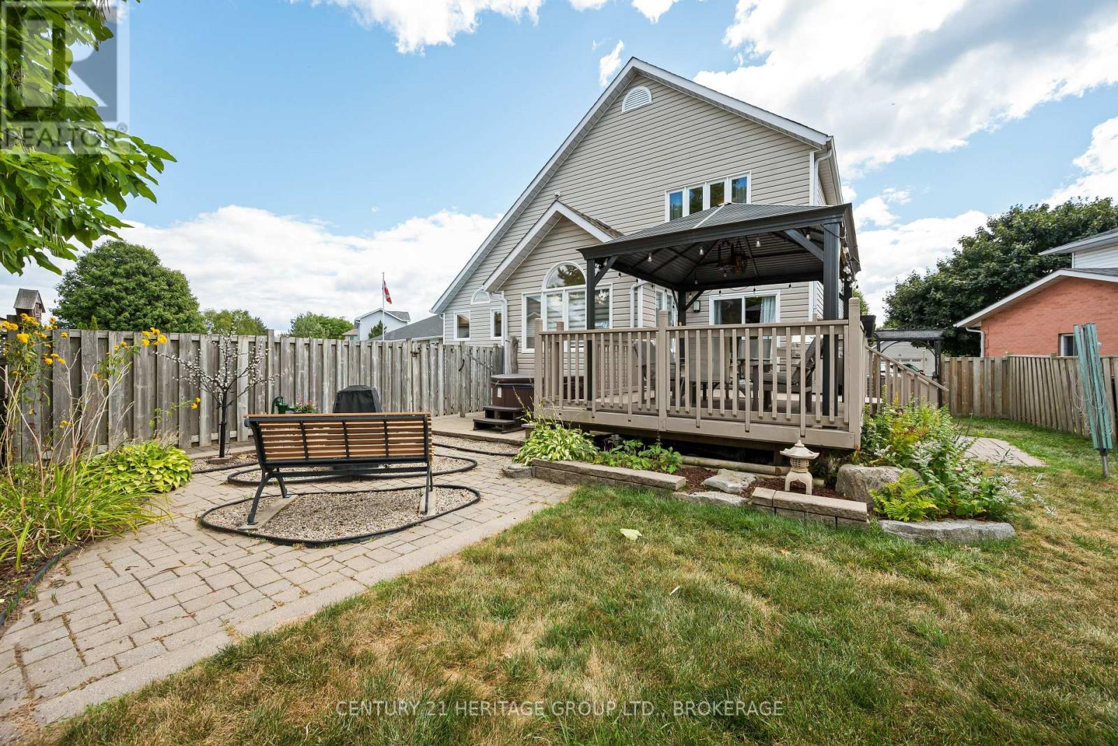 Photo 10 of 26 Miller Place, Loyalist ON