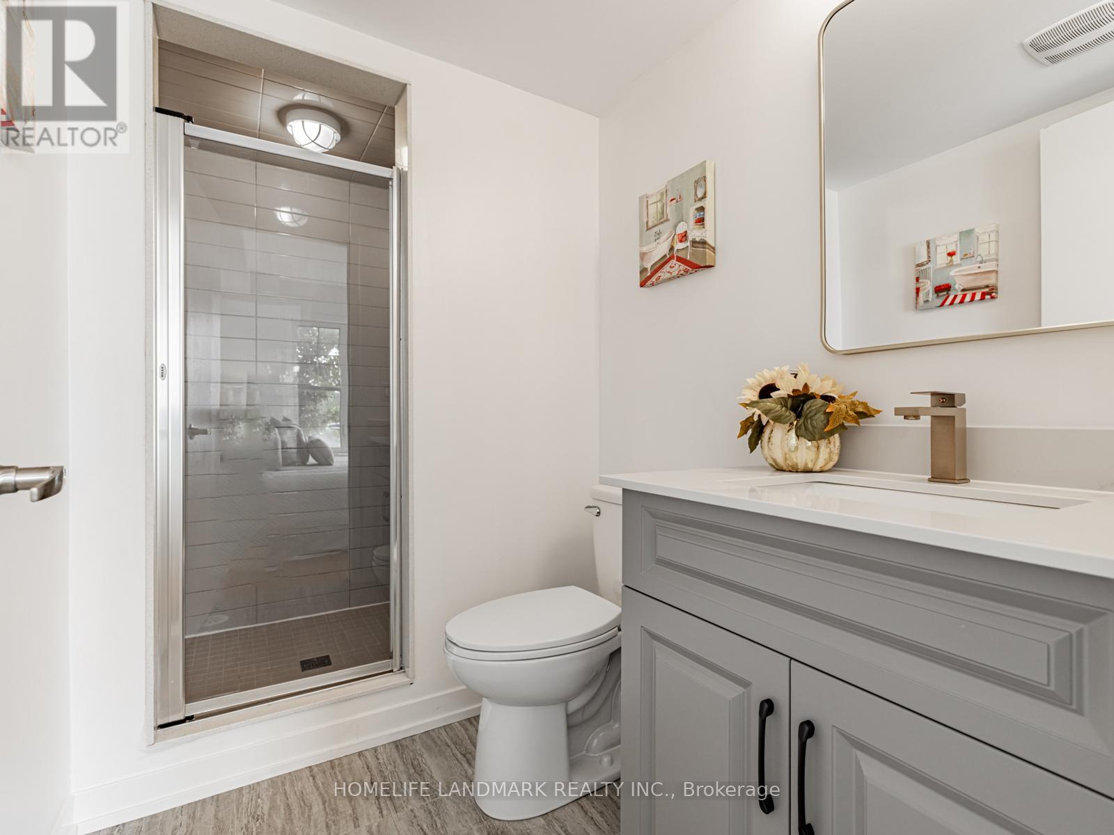 Photo 11 of 10606 Bathurst Street, Vaughan ON