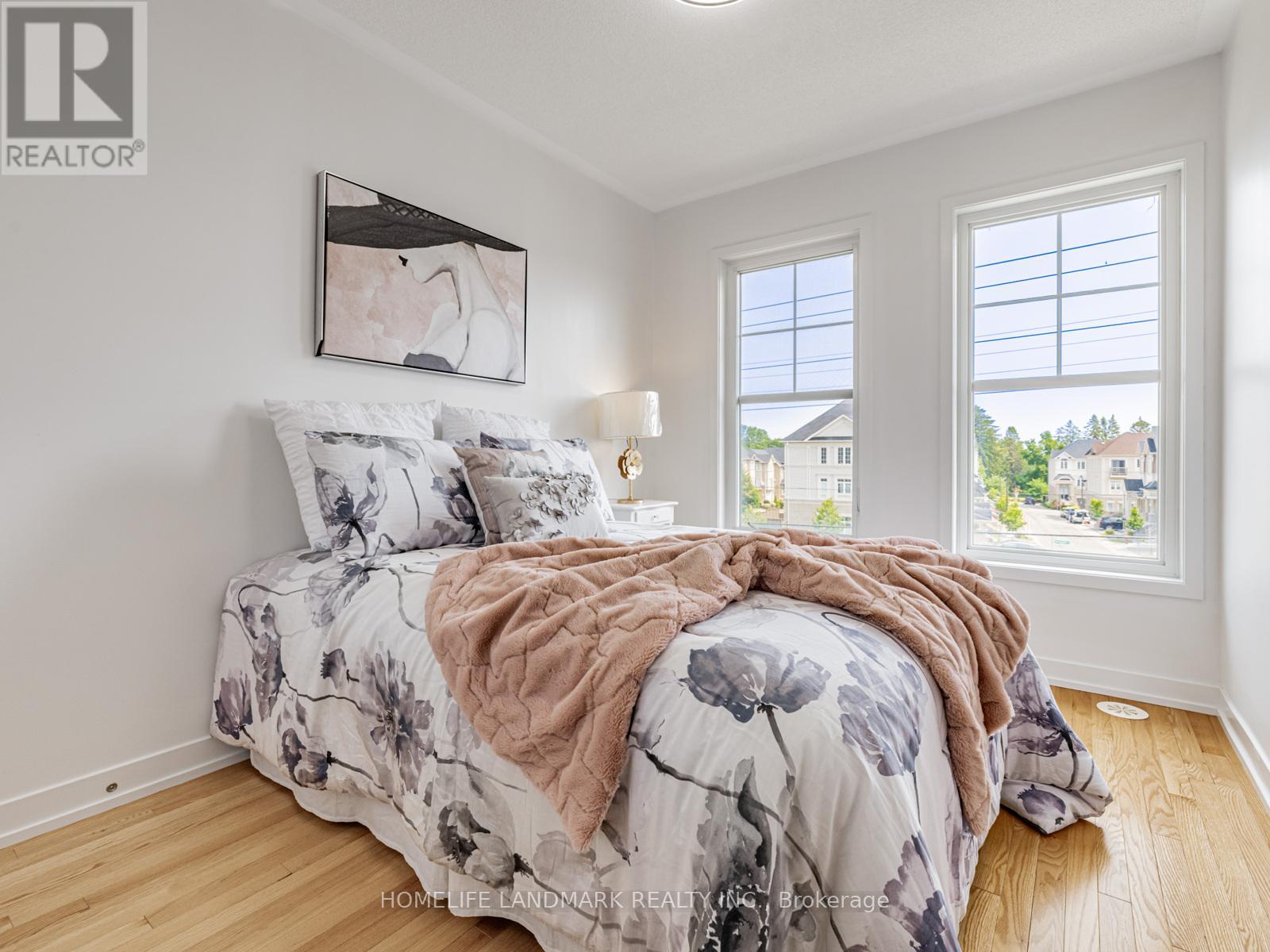 Photo 12 of 10606 Bathurst Street, Vaughan ON