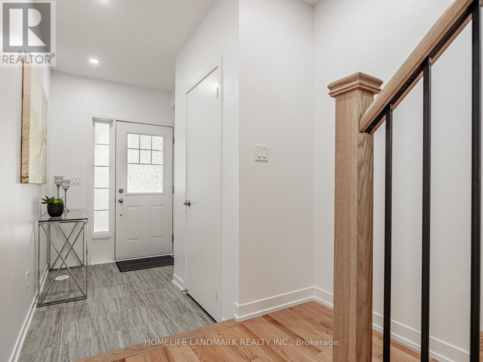 Photo 2 of 10606 Bathurst Street, Vaughan ON