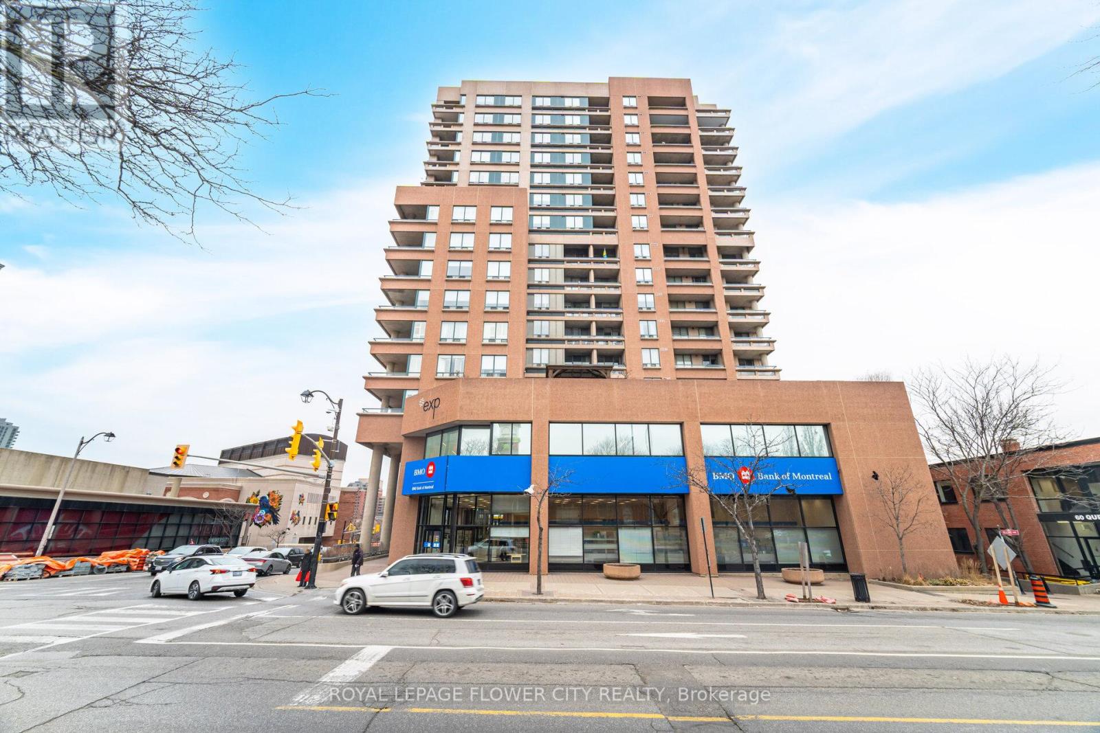 Photo 3 of Ph 5 1 Belvedere Court, Brampton ON
