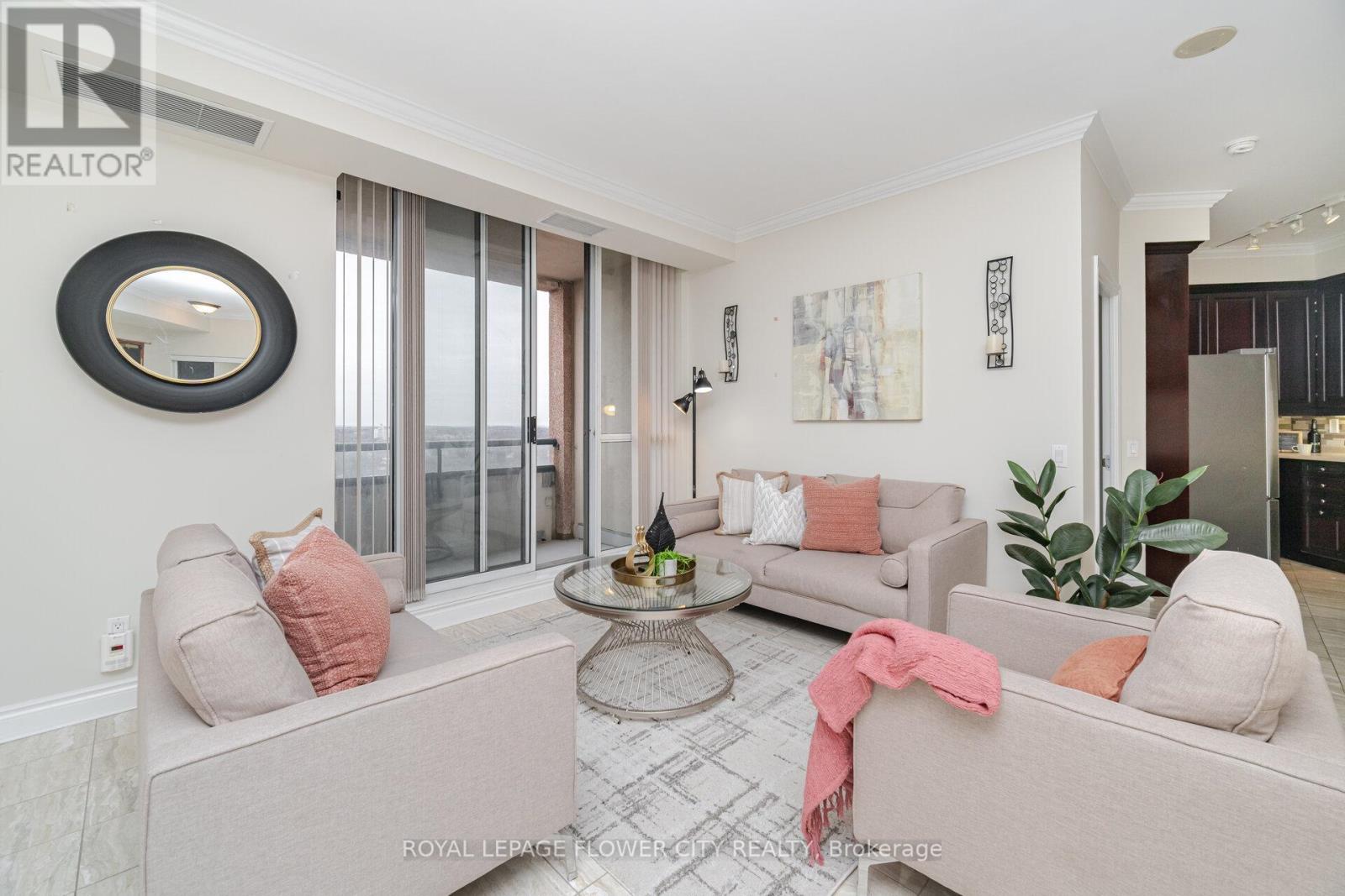 Photo 11 of Ph 5 1 Belvedere Court, Brampton ON
