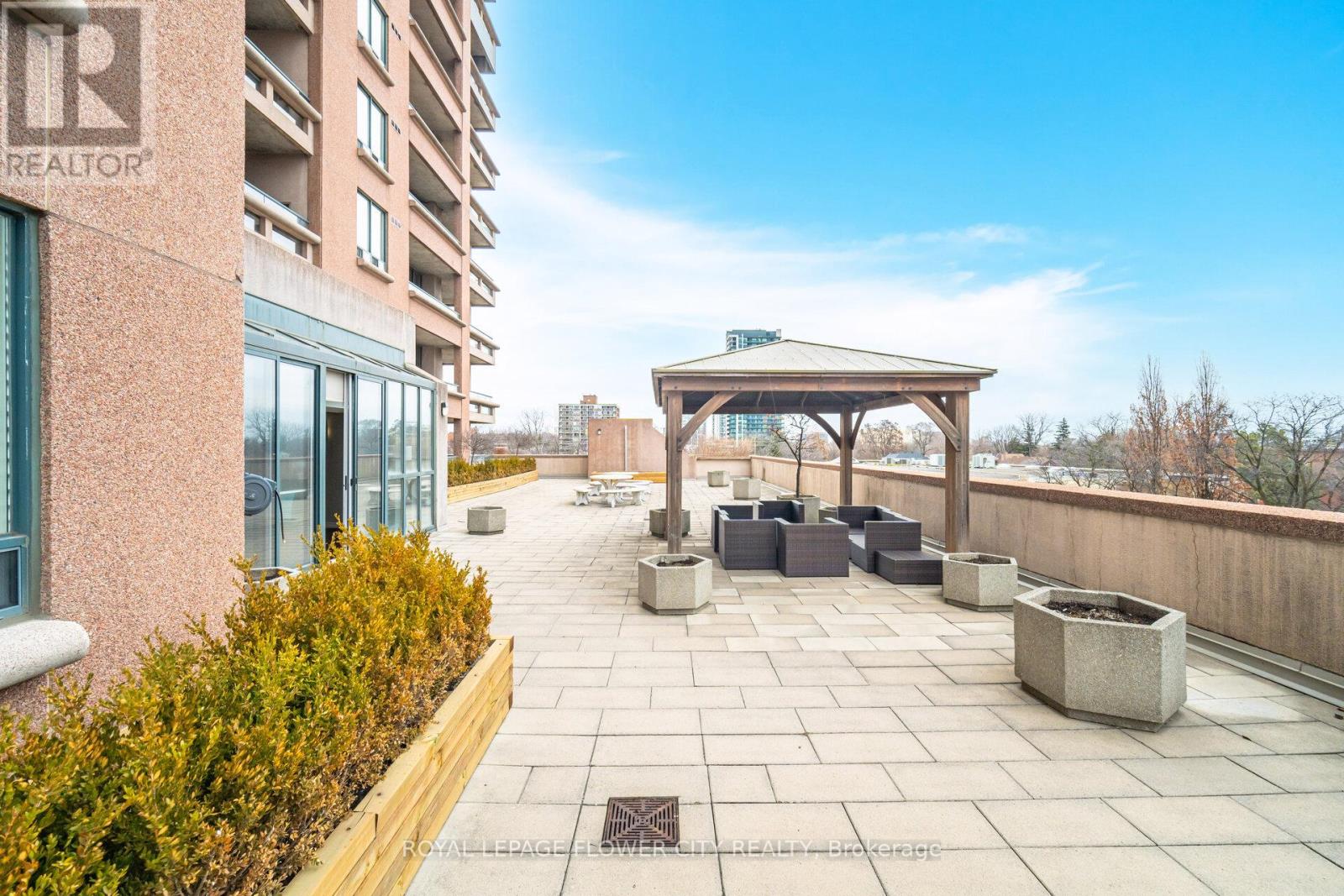 Photo 39 of Ph 5 1 Belvedere Court, Brampton ON