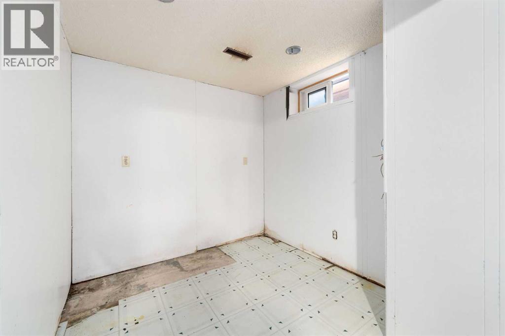 Single Family House Bungalow for Sale in   Avenue NW Bowness Calgary 