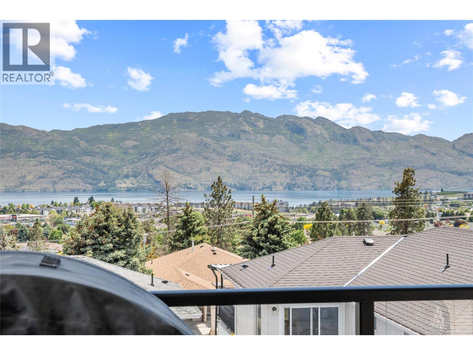 327 2440 Old Okanagan Highway, West Kelowna