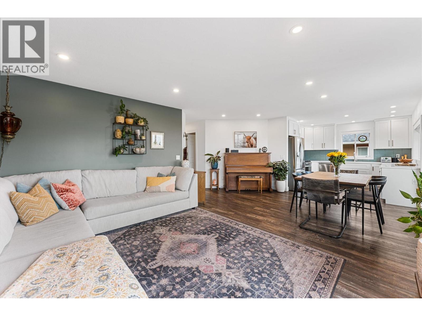 327 2440 Old Okanagan Highway, West Kelowna