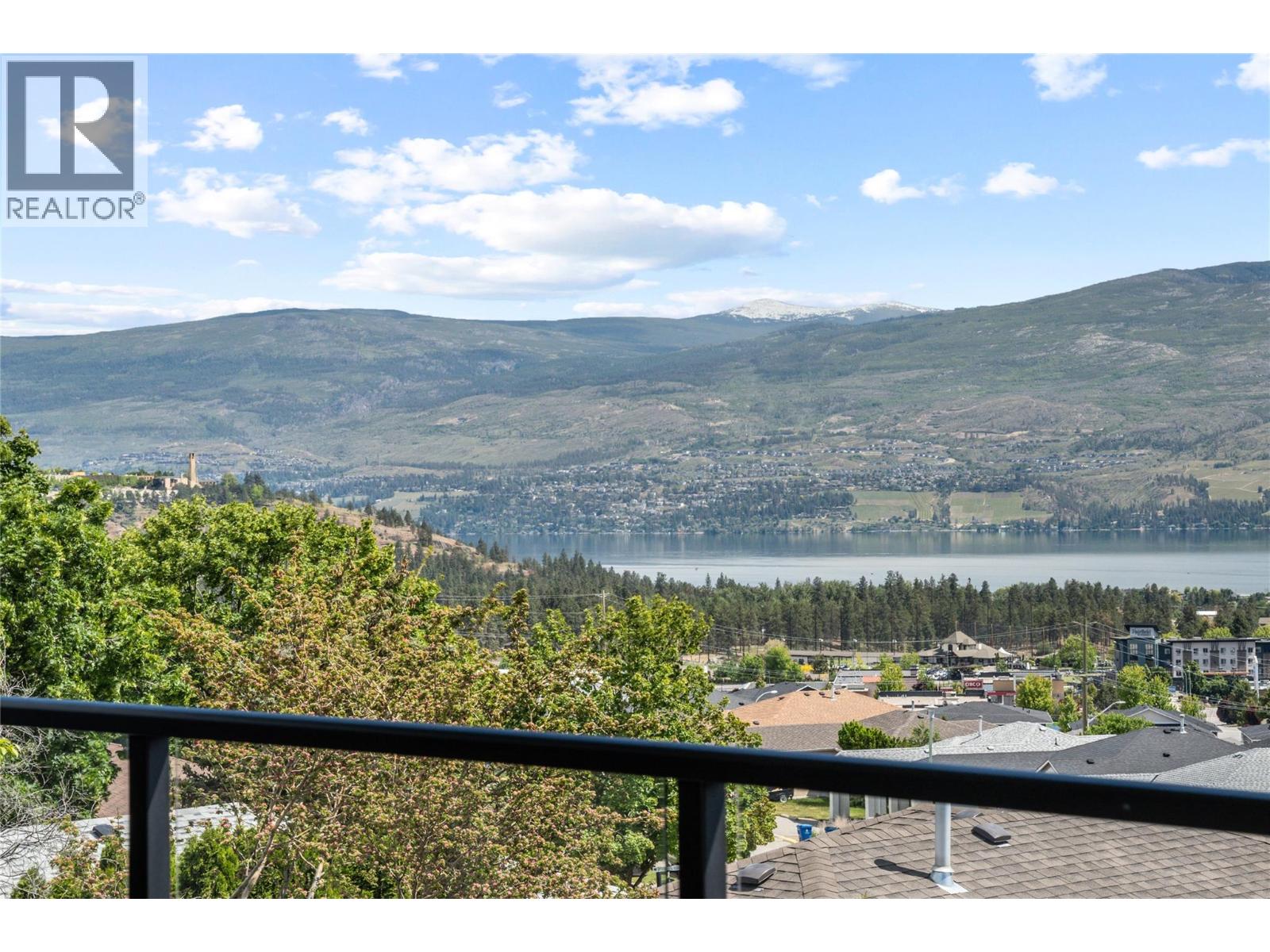 327 2440 Old Okanagan Highway, West Kelowna