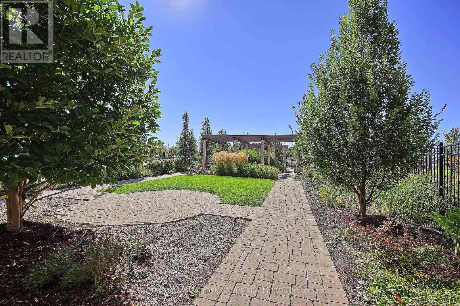 Photo 24 of 434 180 John West Way, Aurora ON