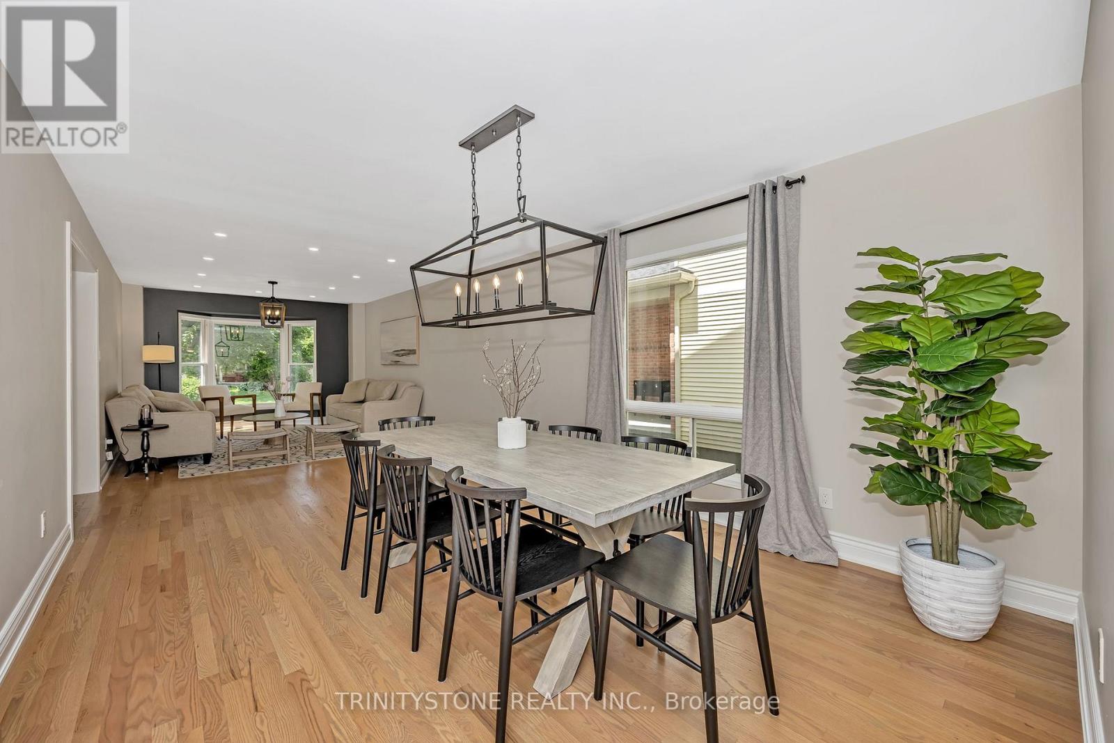 Photo 10 of 32 Kyle Avenue, Ottawa ON