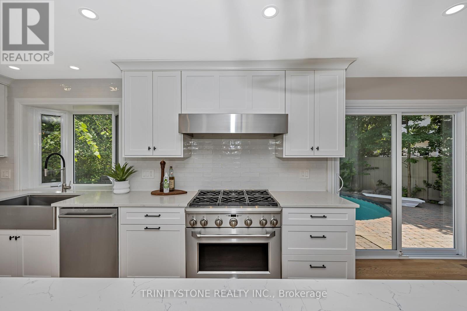 Photo 15 of 32 Kyle Avenue, Ottawa ON