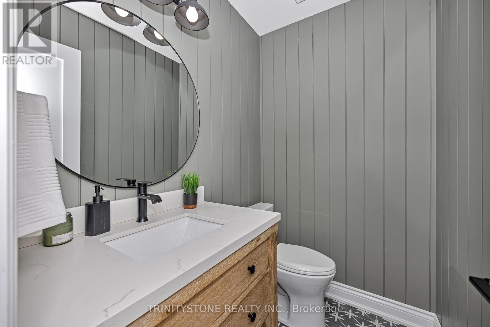 Photo 22 of 32 Kyle Avenue, Ottawa ON