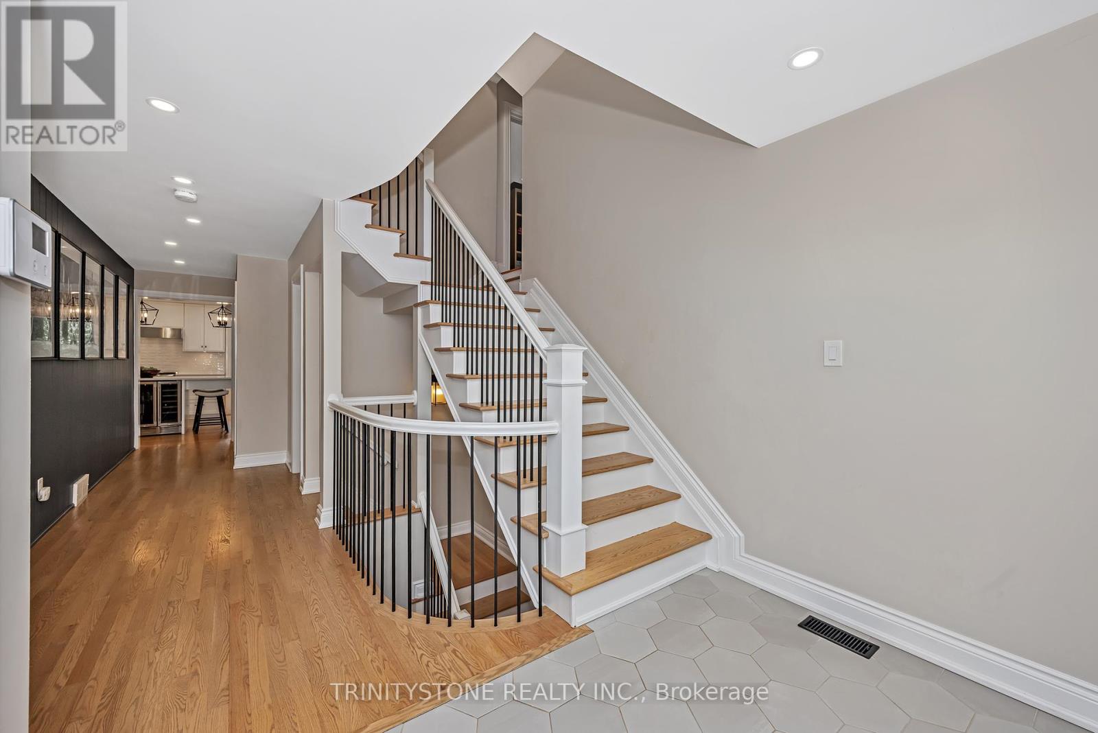 Photo 24 of 32 Kyle Avenue, Ottawa ON