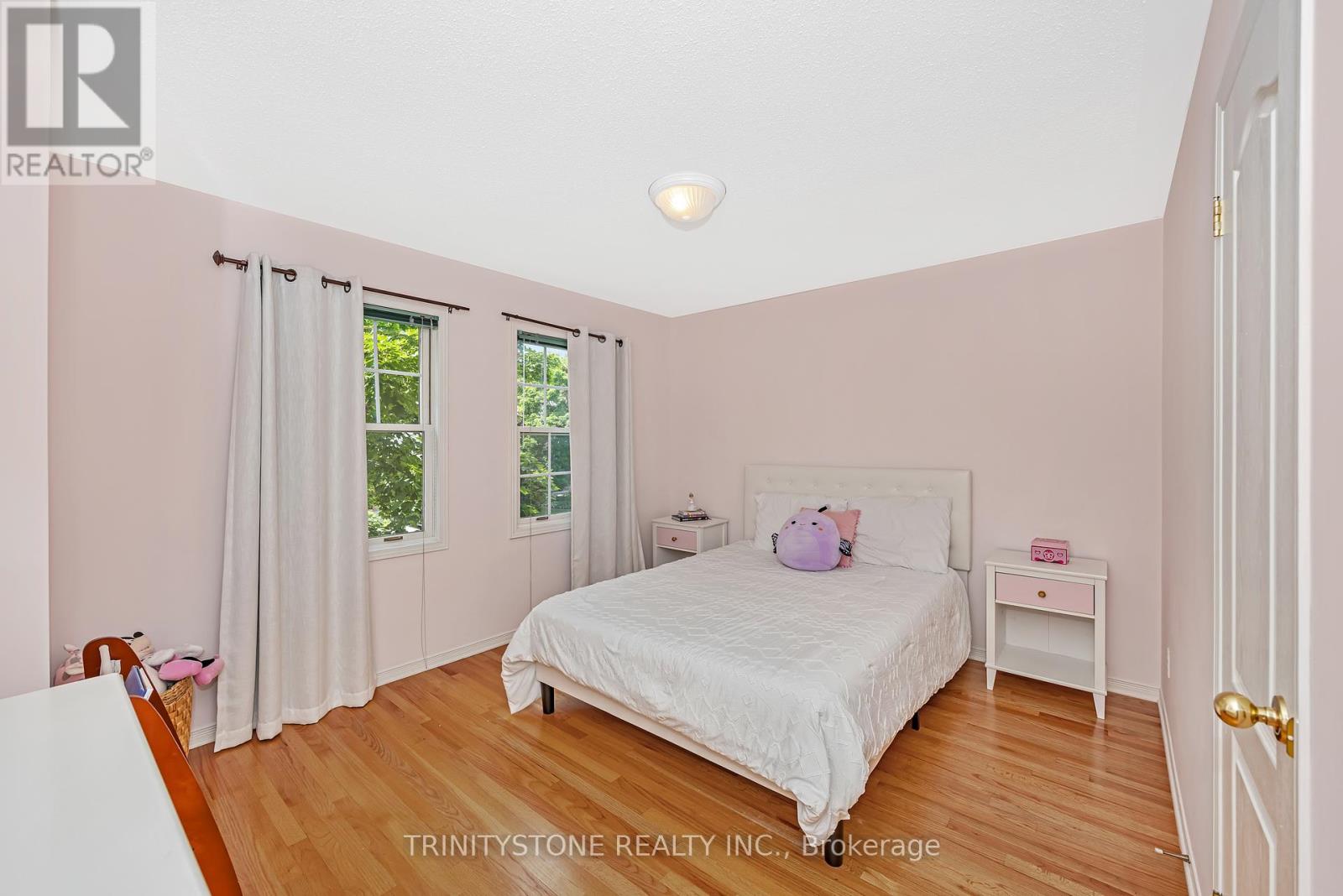 Photo 33 of 32 Kyle Avenue, Ottawa ON