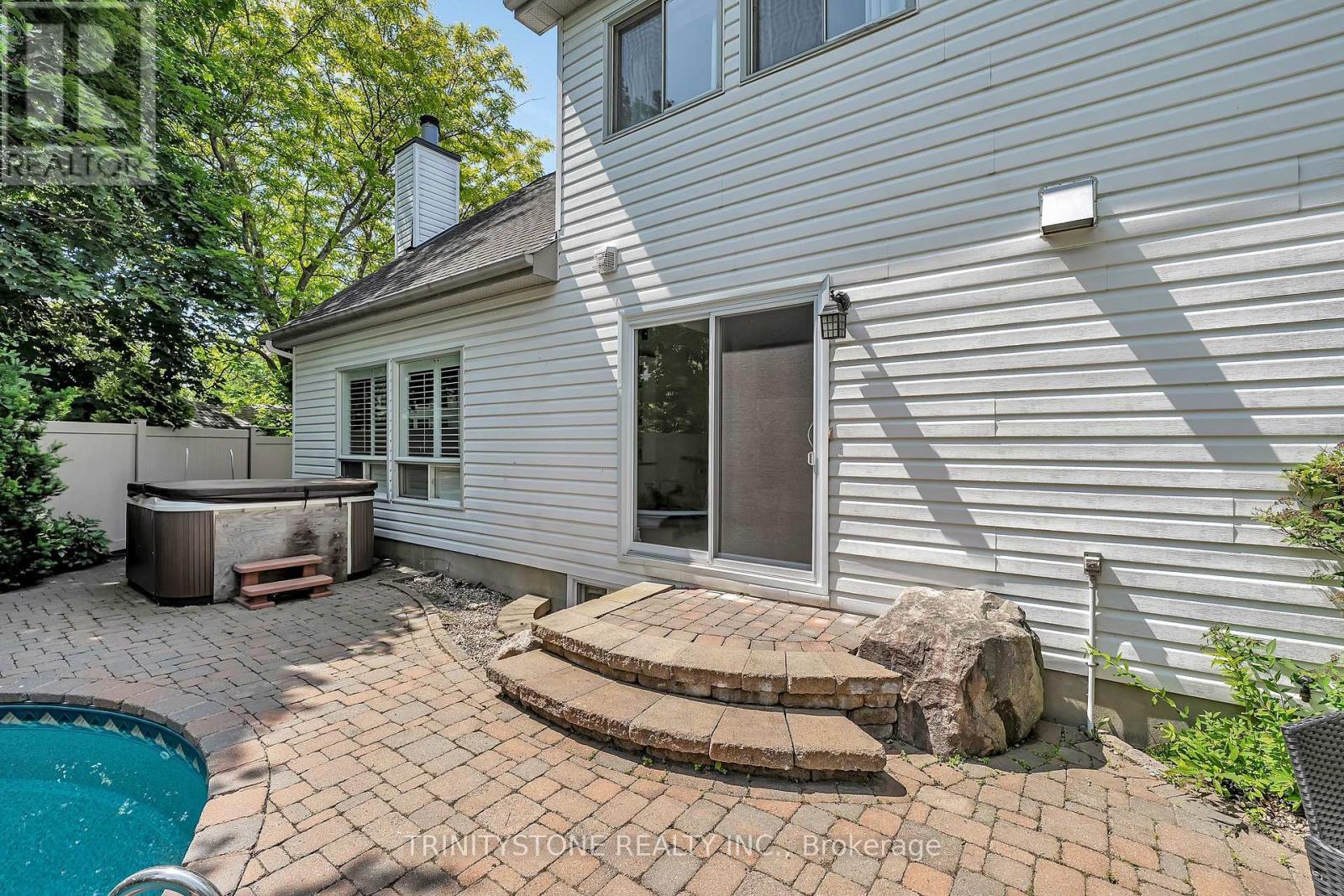 Photo 45 of 32 Kyle Avenue, Ottawa ON