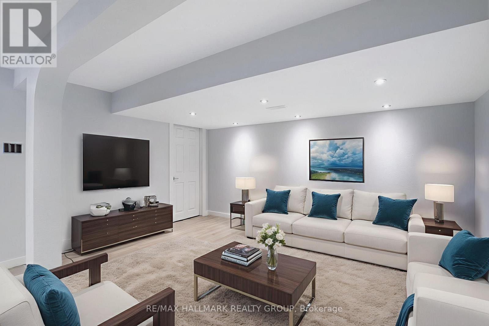 Photo 17 of 1108 Merivale Road, Ottawa ON