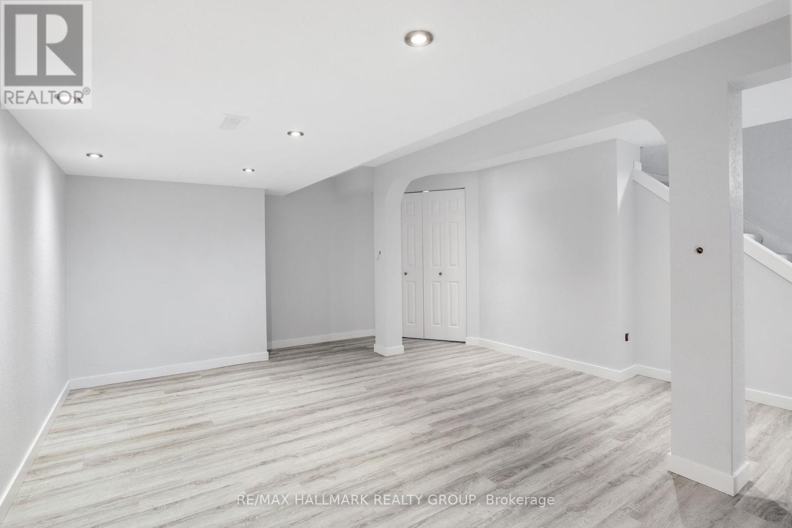 Photo 19 of 1108 Merivale Road, Ottawa ON