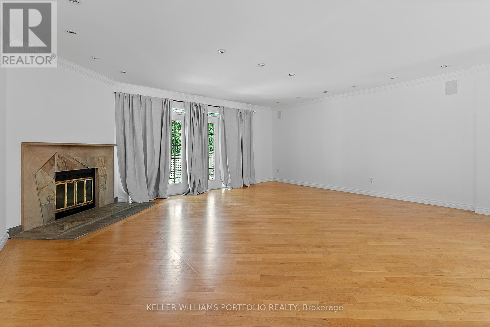 Photo 10 of 150 Rose Park Drive, Toronto ON