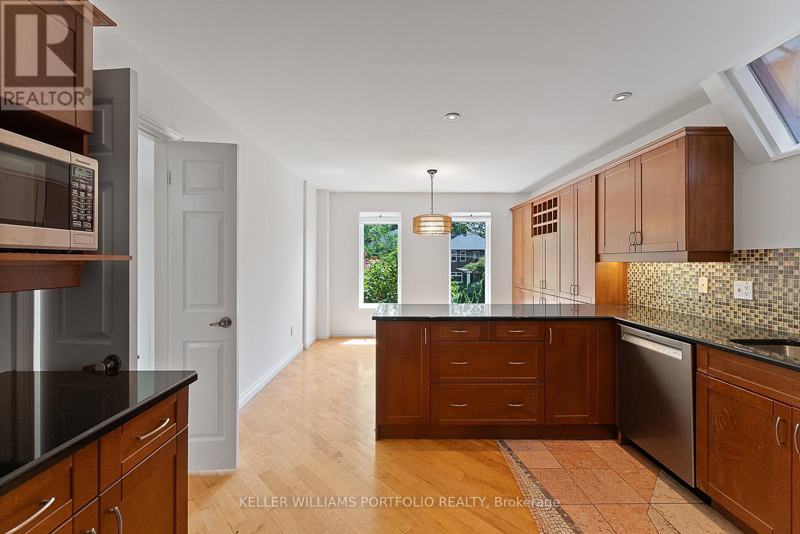 Photo 13 of 150 Rose Park Drive, Toronto ON