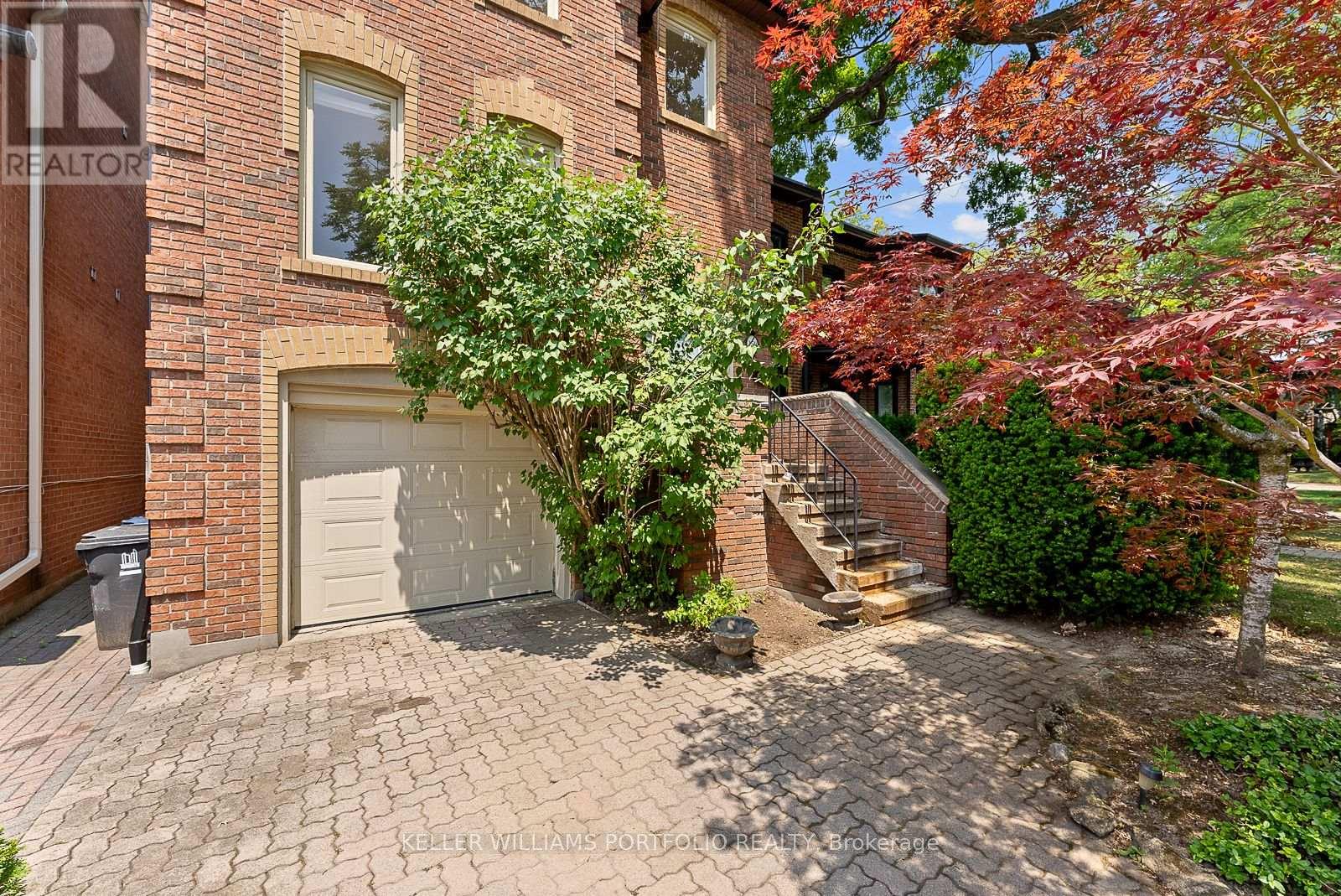 Photo 2 of 150 Rose Park Drive, Toronto ON