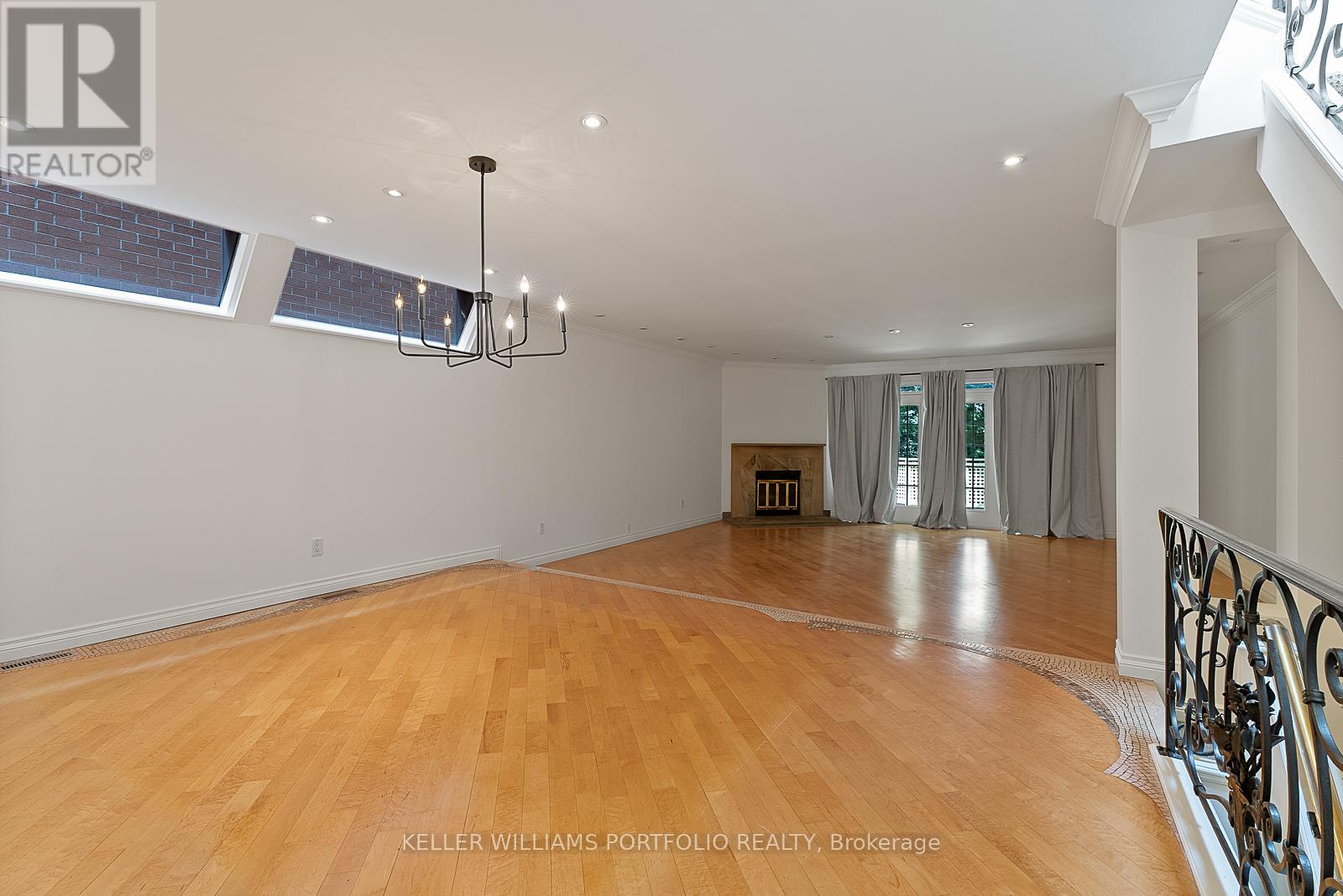 Photo 6 of 150 Rose Park Drive, Toronto ON