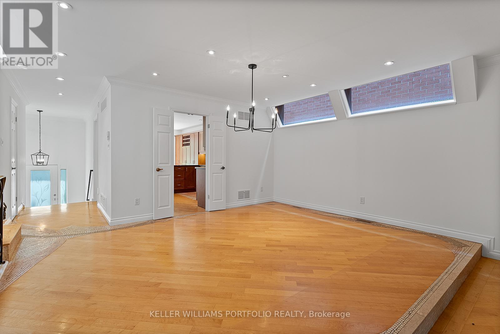 Photo 9 of 150 Rose Park Drive, Toronto ON