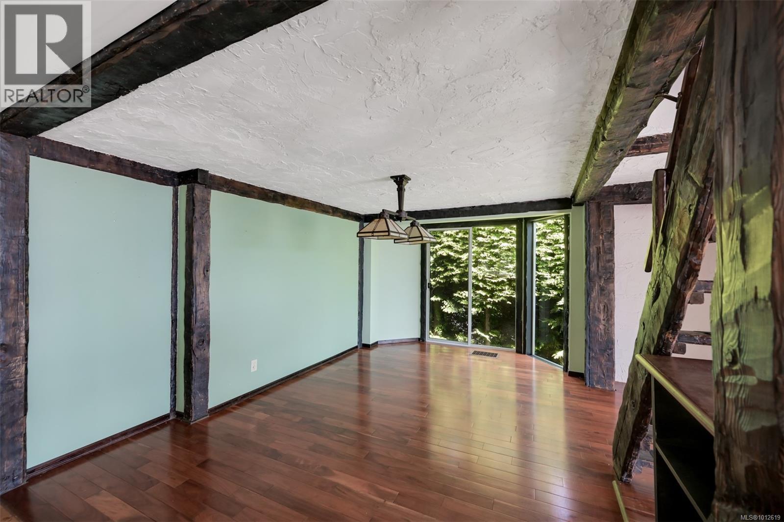 4955 Cordova Bay Rd, Saanich