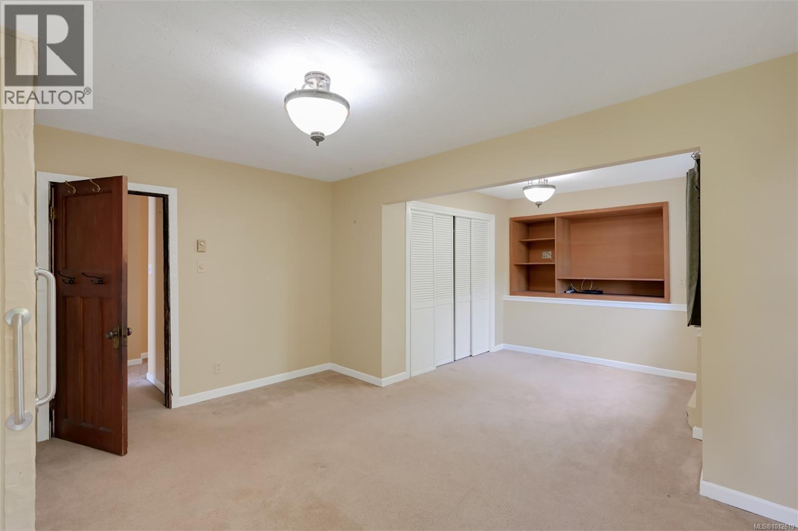 4955 Cordova Bay Rd, Saanich