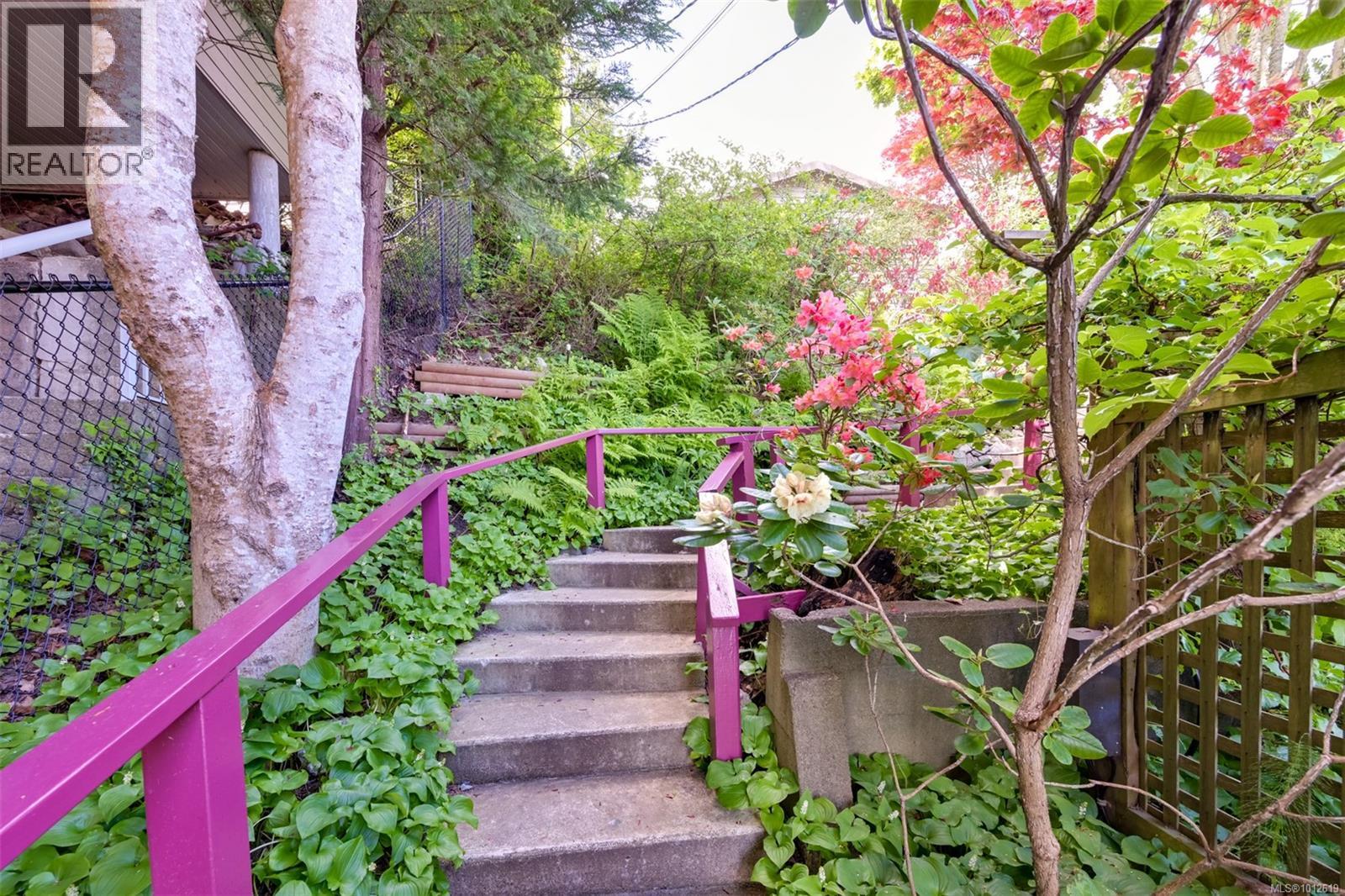 4955 Cordova Bay Rd, Saanich