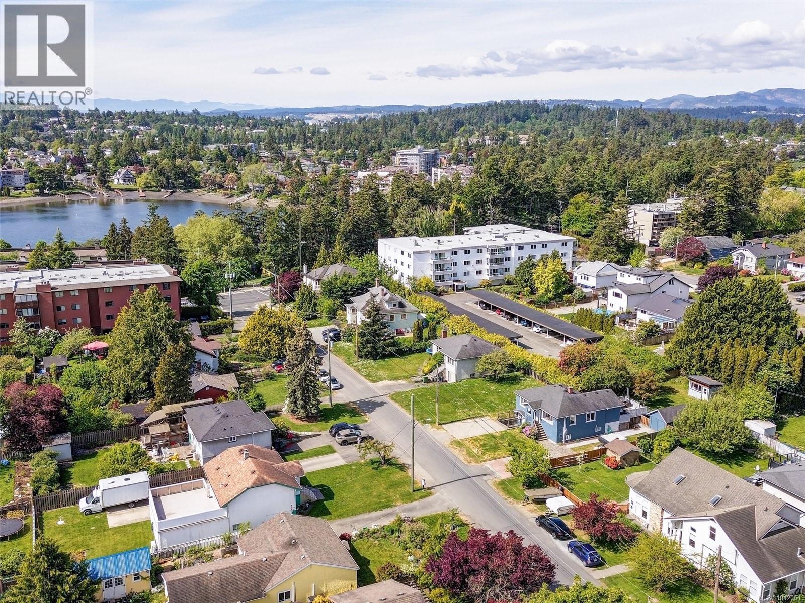 Photo 30 of 2962 Millgrove St, Saanich BC