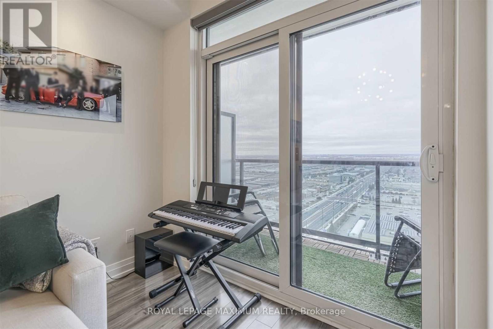Photo 13 of 2507 3700 Highway 7 Road W, Vaughan ON