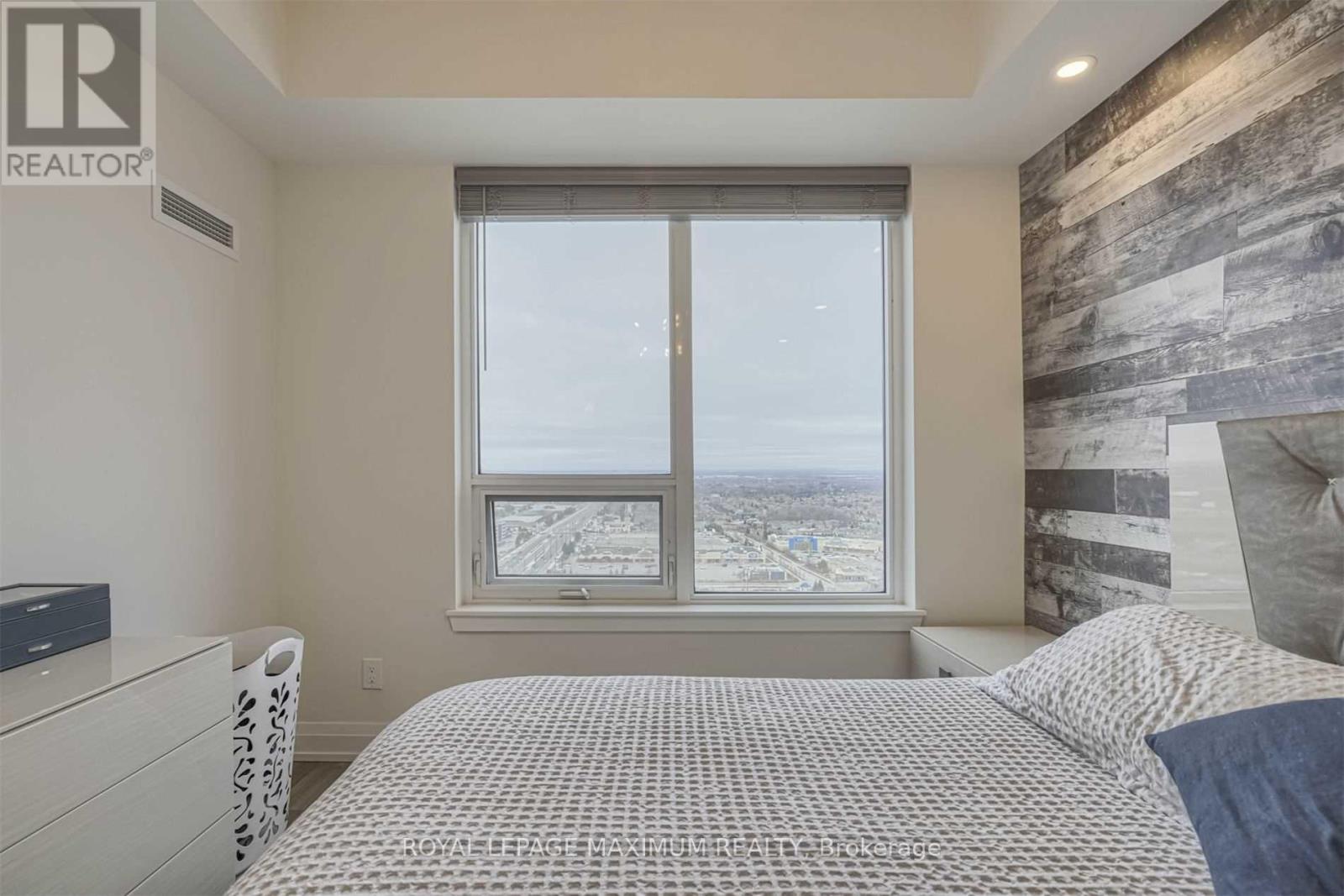 Photo 9 of 2507 3700 Highway 7 Road W, Vaughan ON