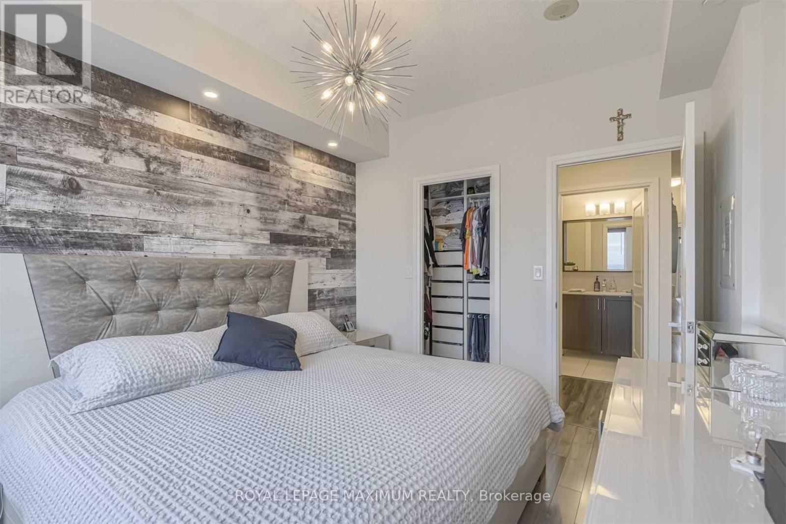 Photo 8 of 2507 3700 Highway 7 Road W, Vaughan ON