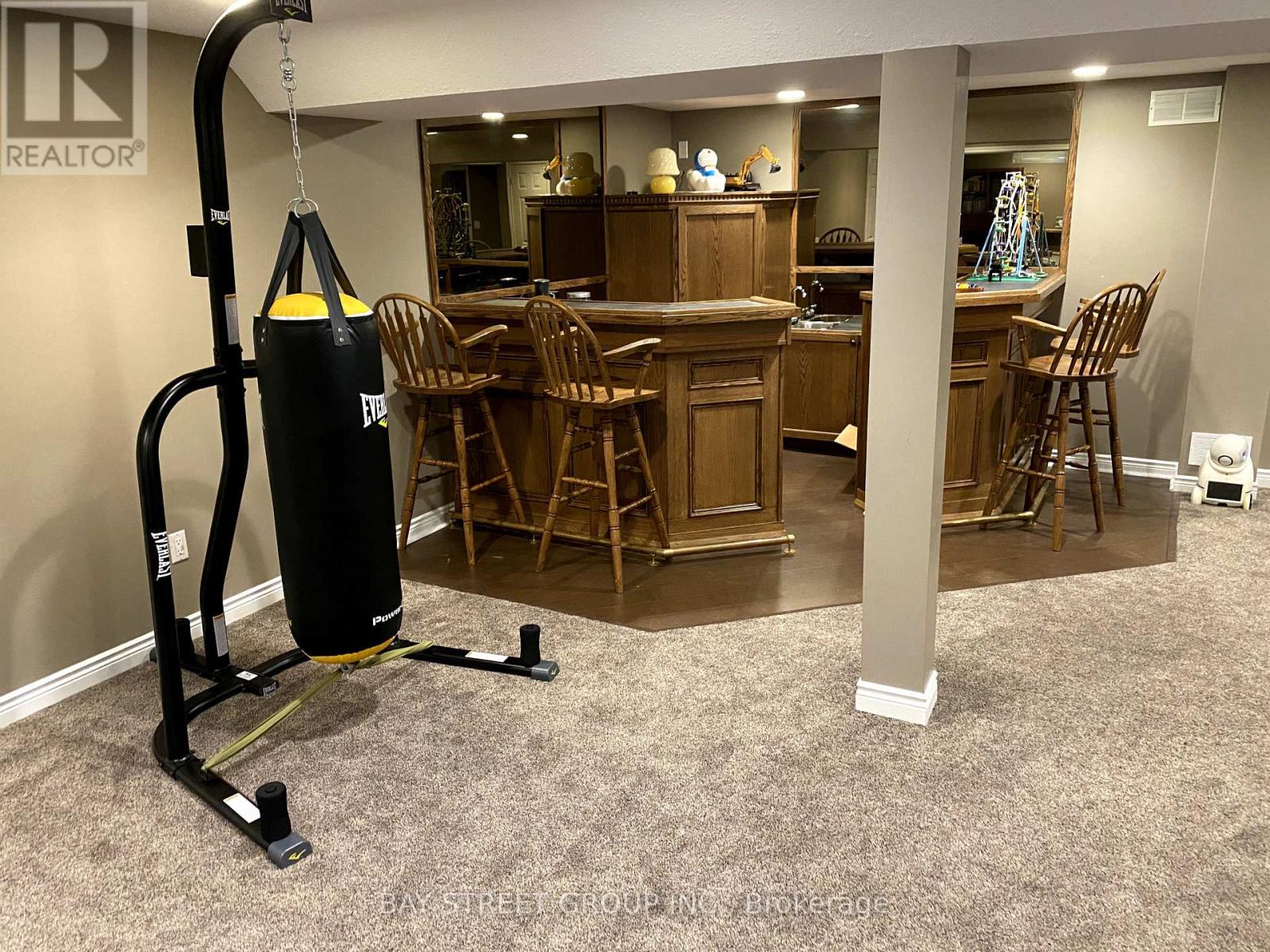 Photo 16 of 1322 Roseberry Crescent, Oakville ON