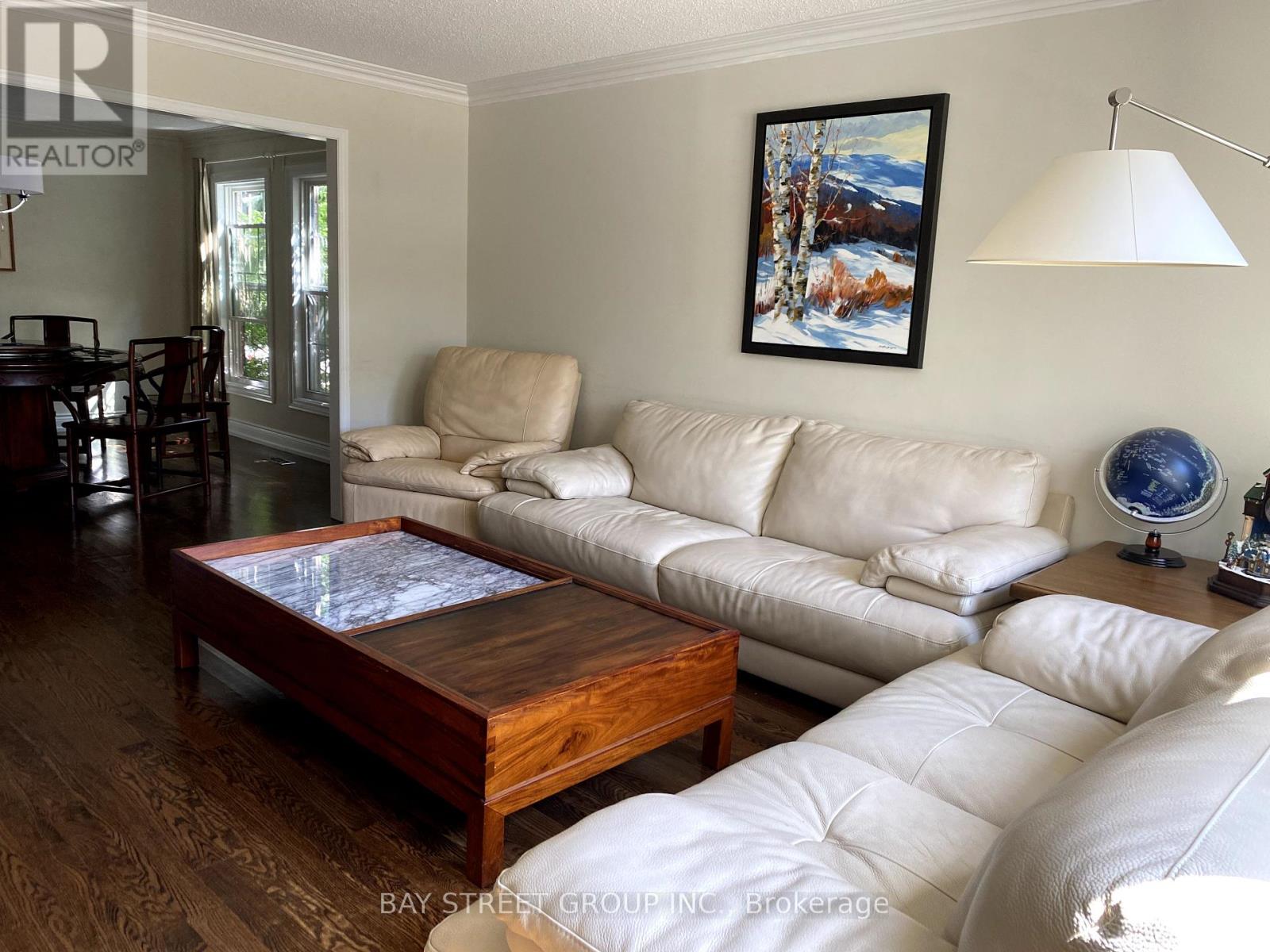 Photo 2 of 1322 Roseberry Crescent, Oakville ON