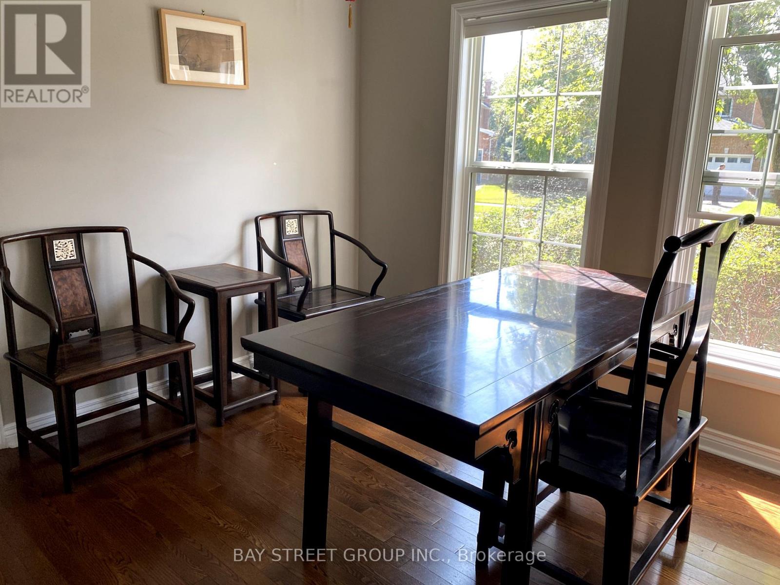 Photo 5 of 1322 Roseberry Crescent, Oakville ON