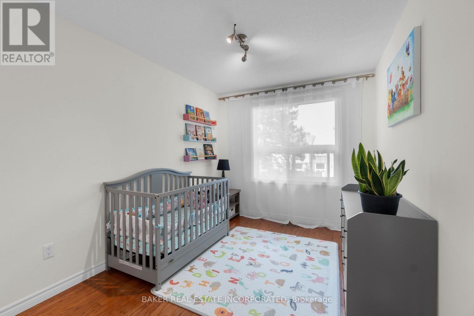 Photo 20 of 47 333 Meadows Boulevard, Mississauga ON