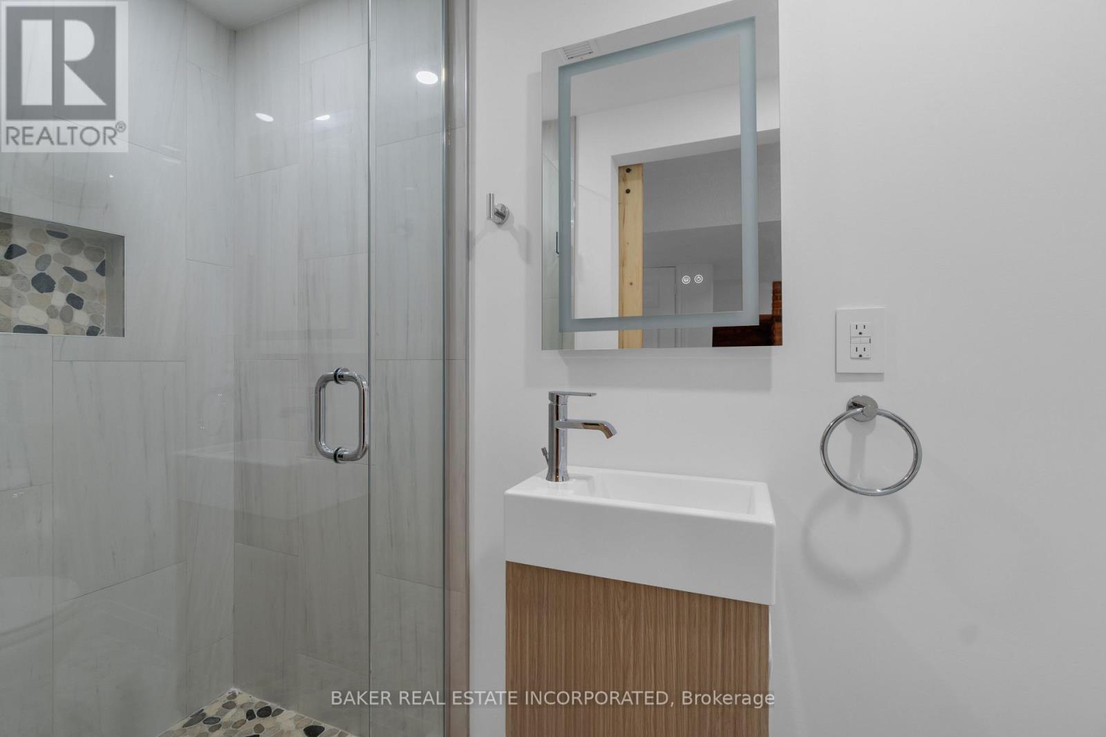 Photo 31 of 47 333 Meadows Boulevard, Mississauga ON