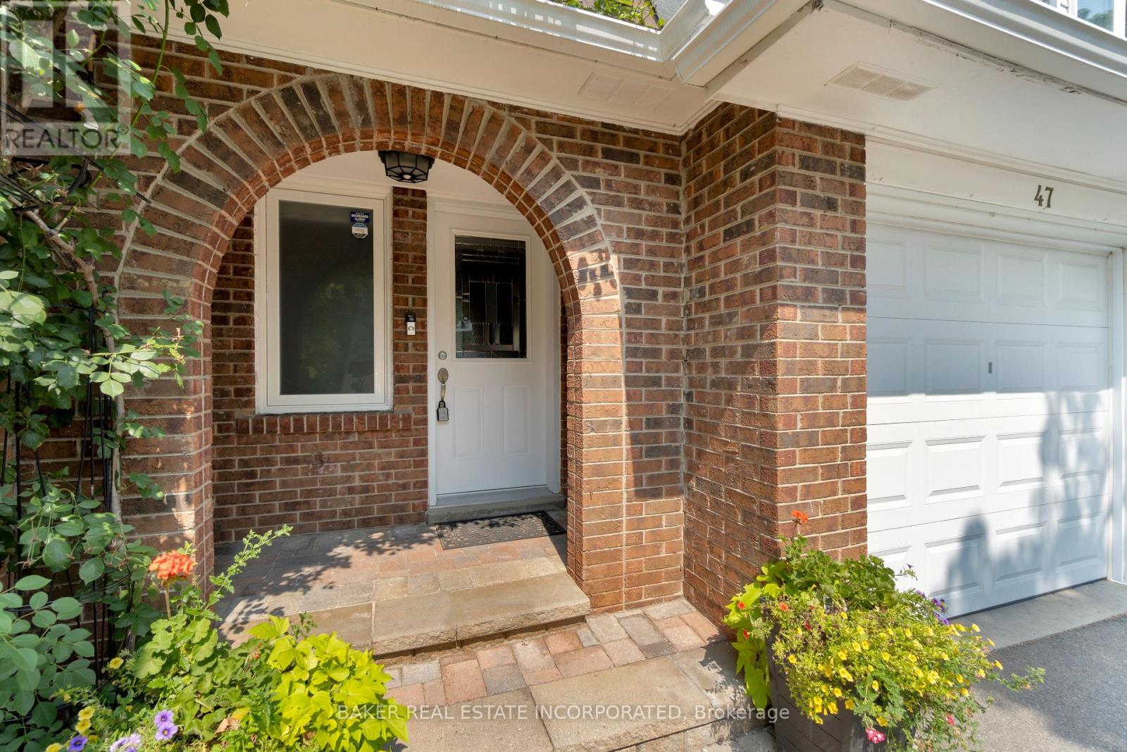 Photo 4 of 47 333 Meadows Boulevard, Mississauga ON