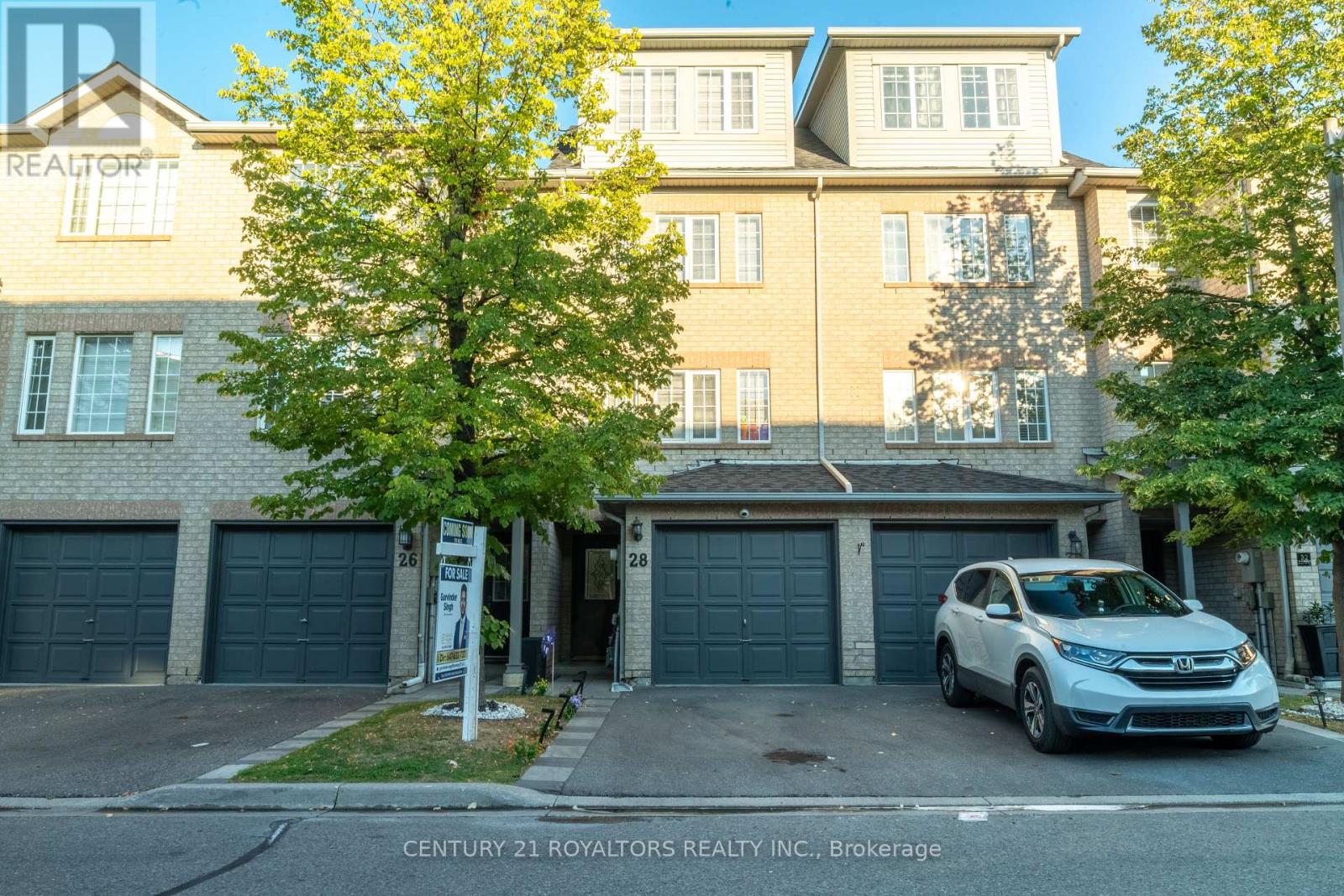 Photo 1 of 28 Spadina Road, Brampton ON