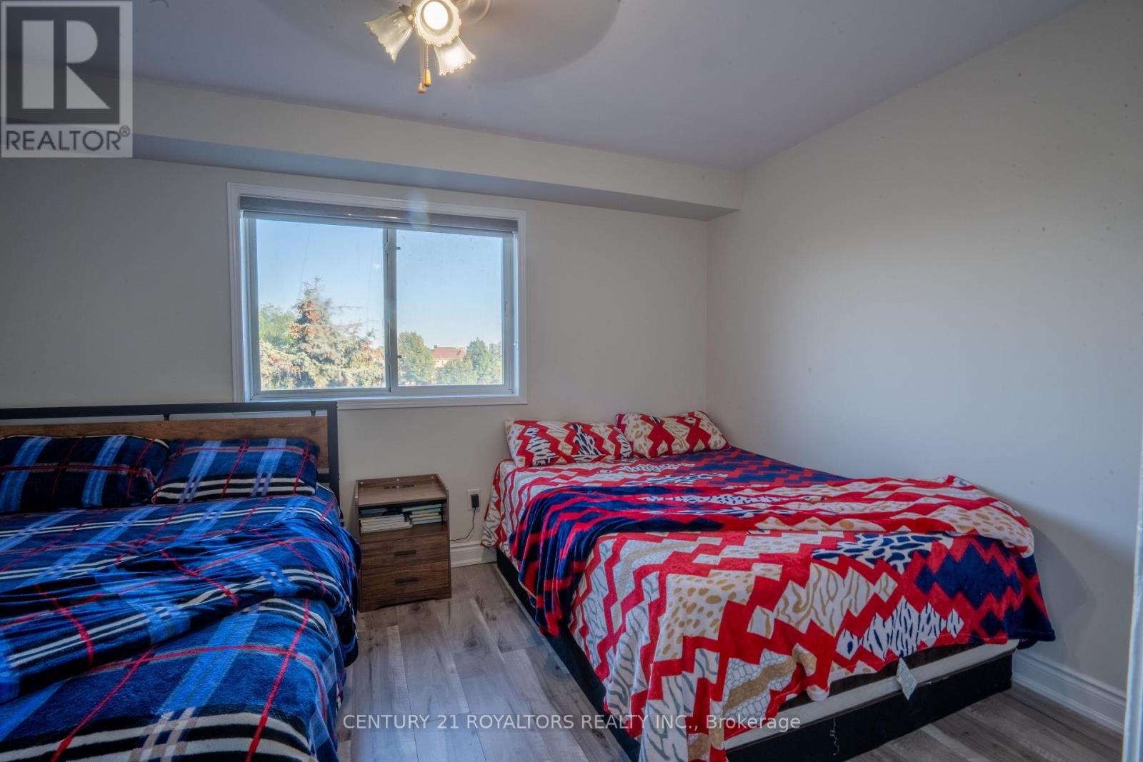 Photo 19 of 28 Spadina Road, Brampton ON