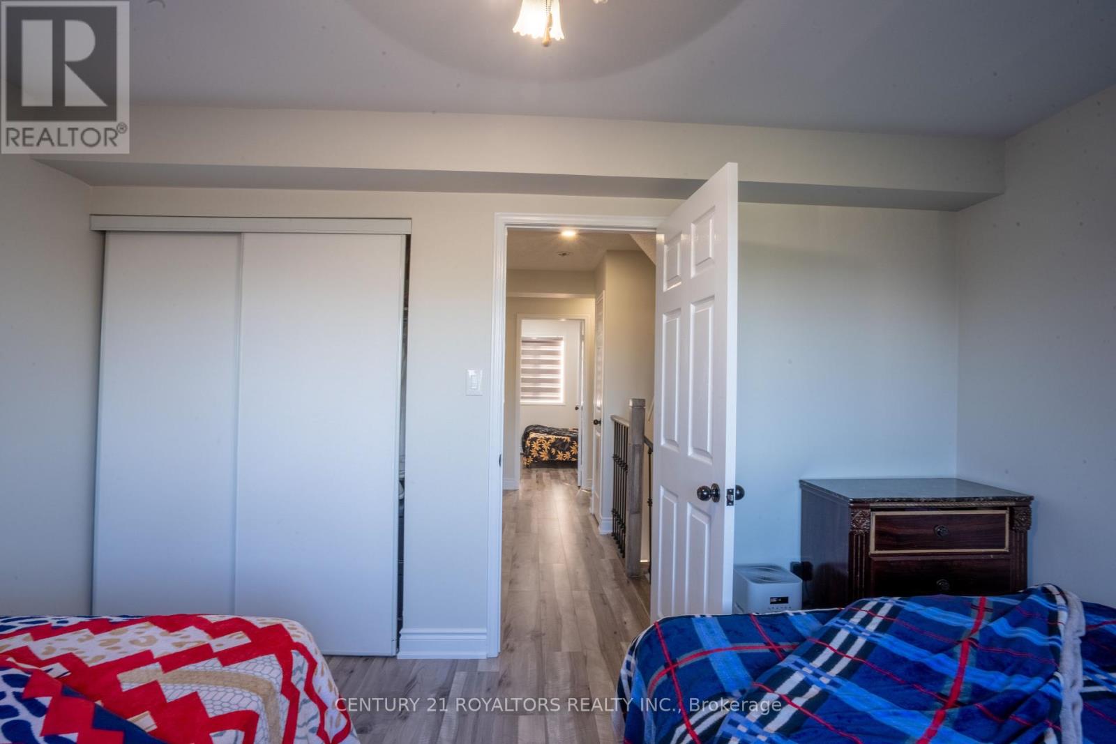 Photo 22 of 28 Spadina Road, Brampton ON