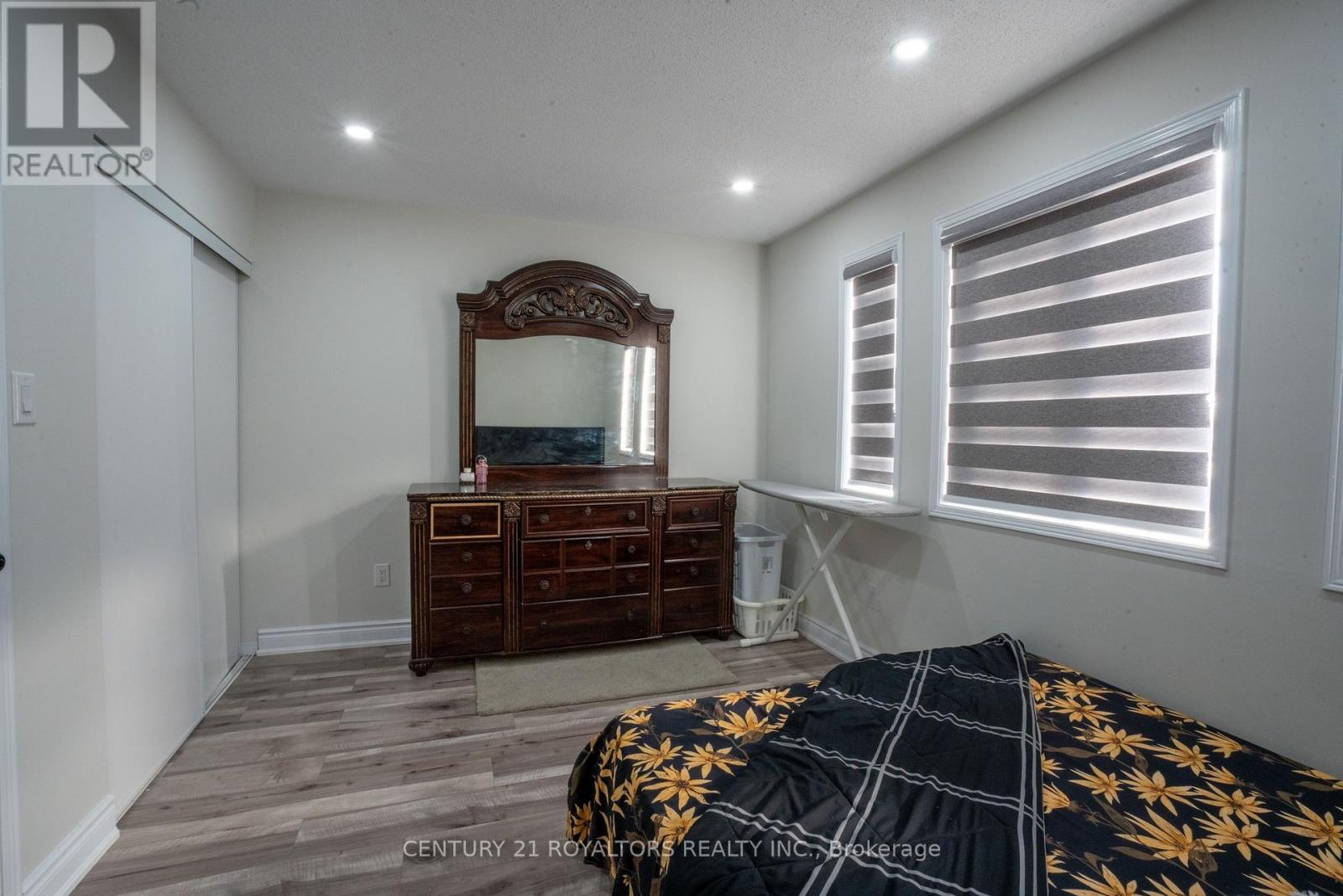 Photo 26 of 28 Spadina Road, Brampton ON
