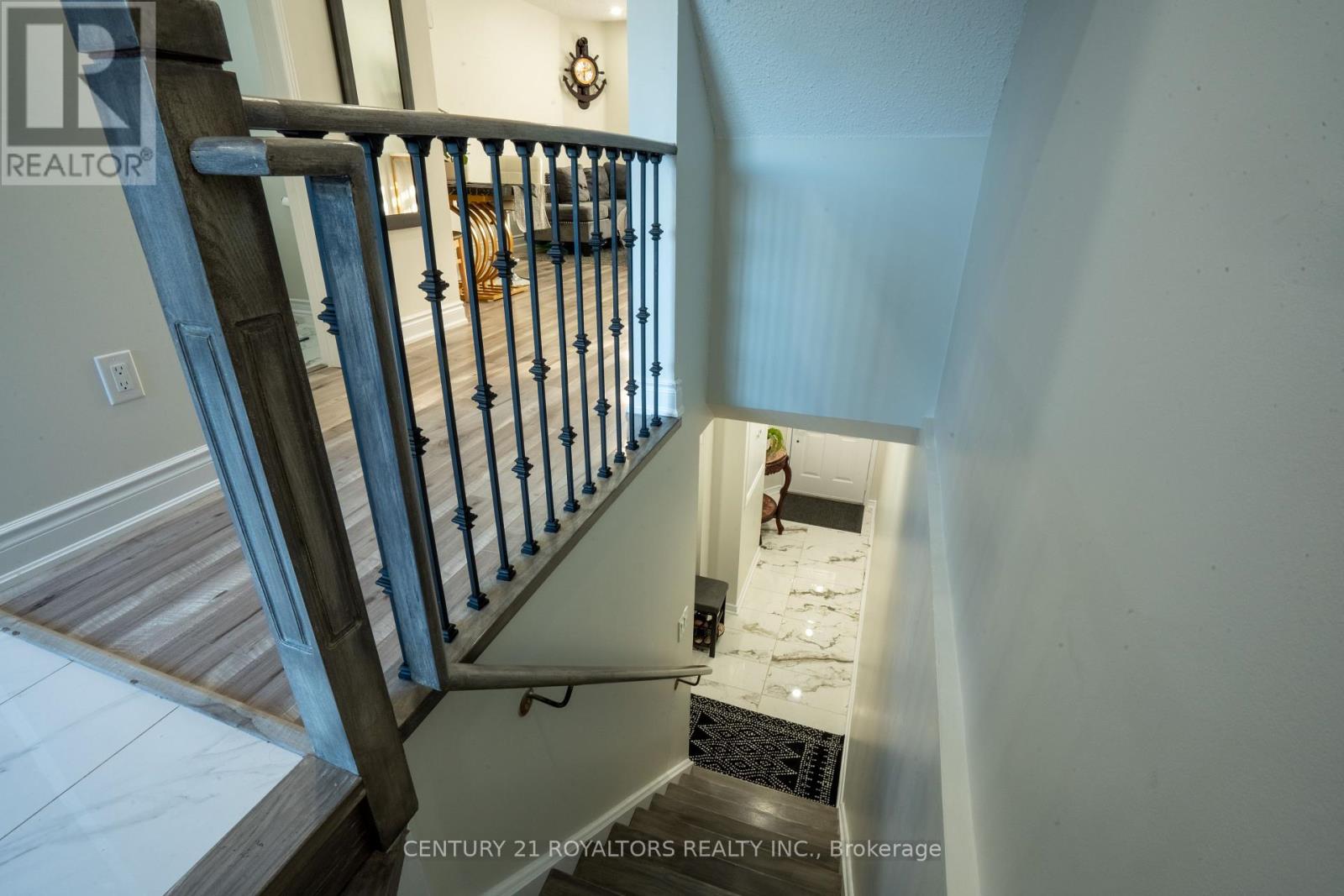Photo 34 of 28 Spadina Road, Brampton ON